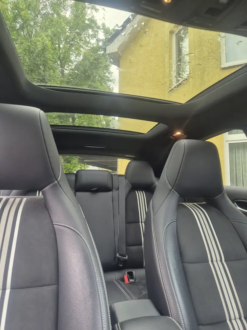 Mercedes-Benz GLA 220 d 4Matic 7G-DCT - 1