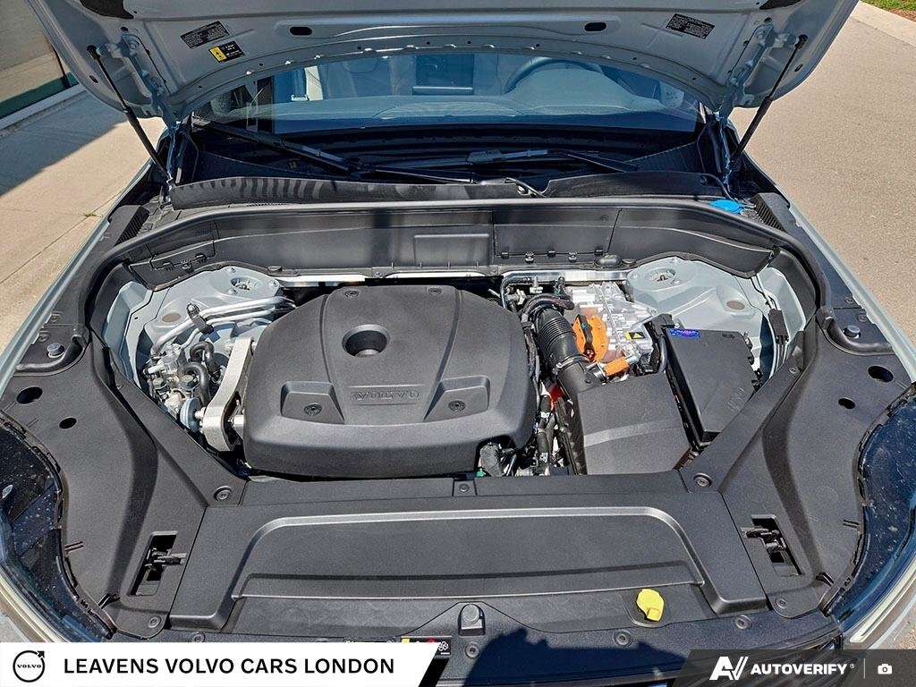 2026 Volvo XC90 PLUS BRIGHT THEME thumb 10