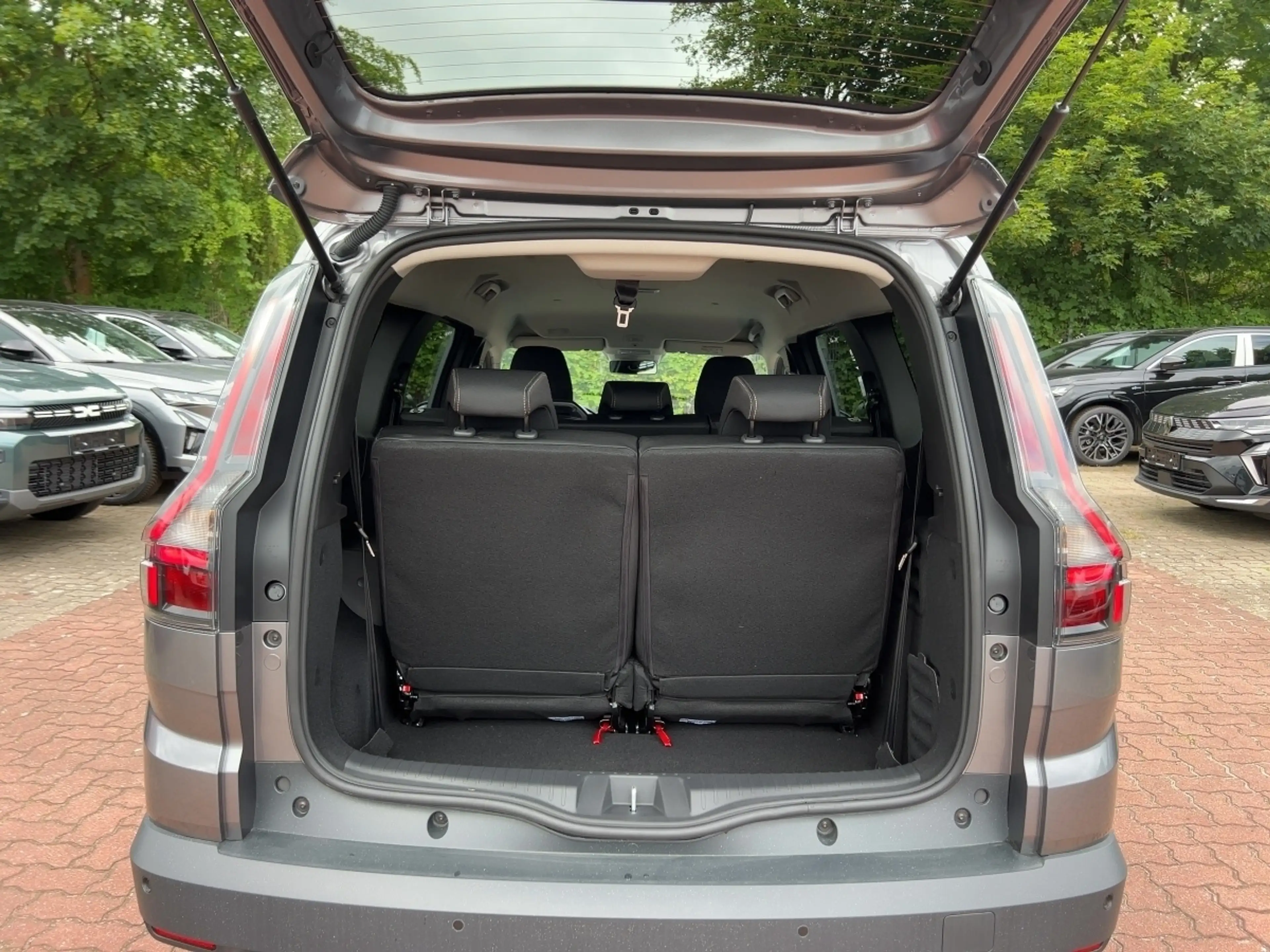Dacia Jogger Extr TCe 110 7-Sitzer Apple CarPlay PDC — photo 16