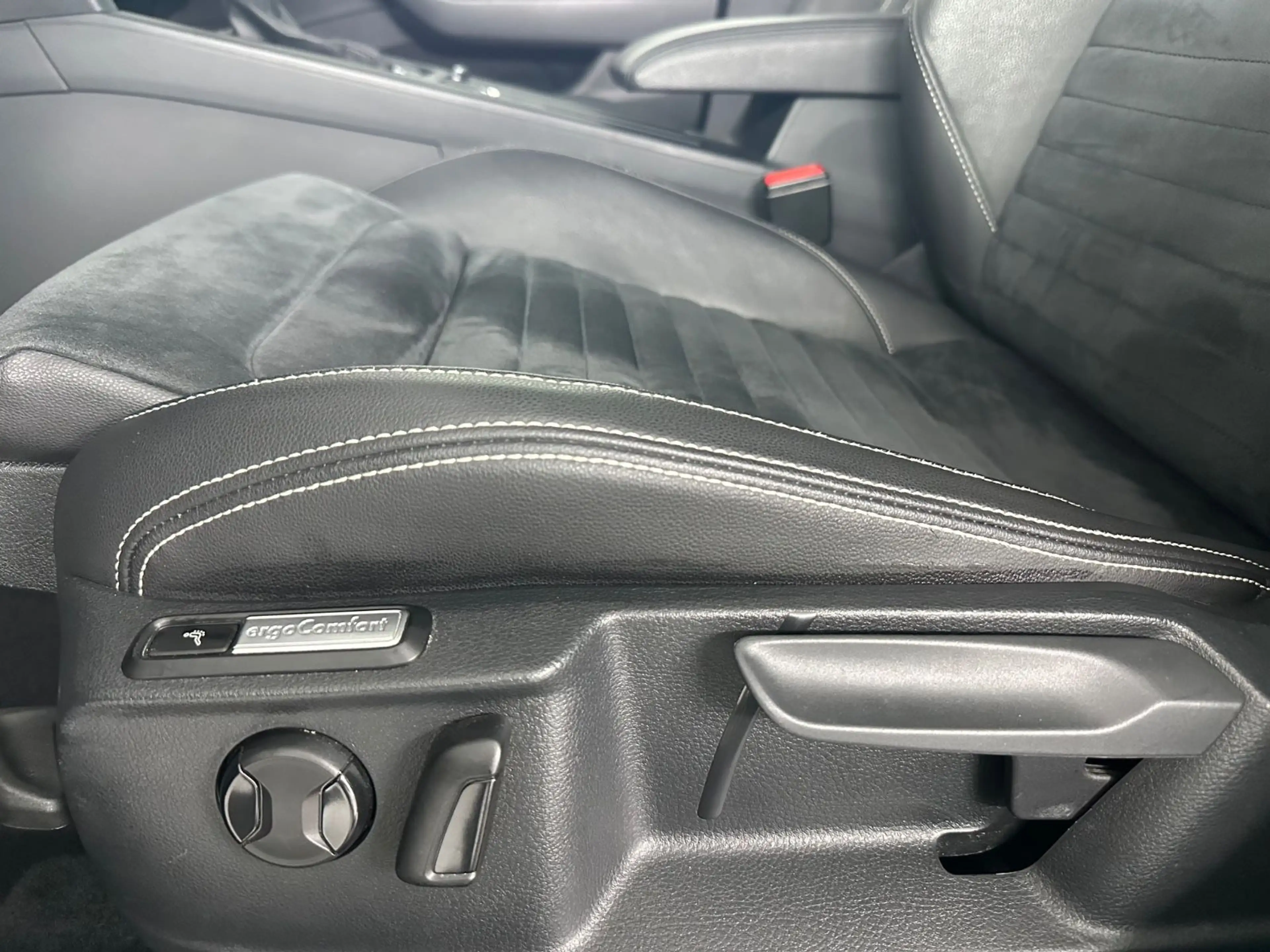 Volkswagen Passat Variant Passat GTE AHK DAB Business Paket ACC — photo 10