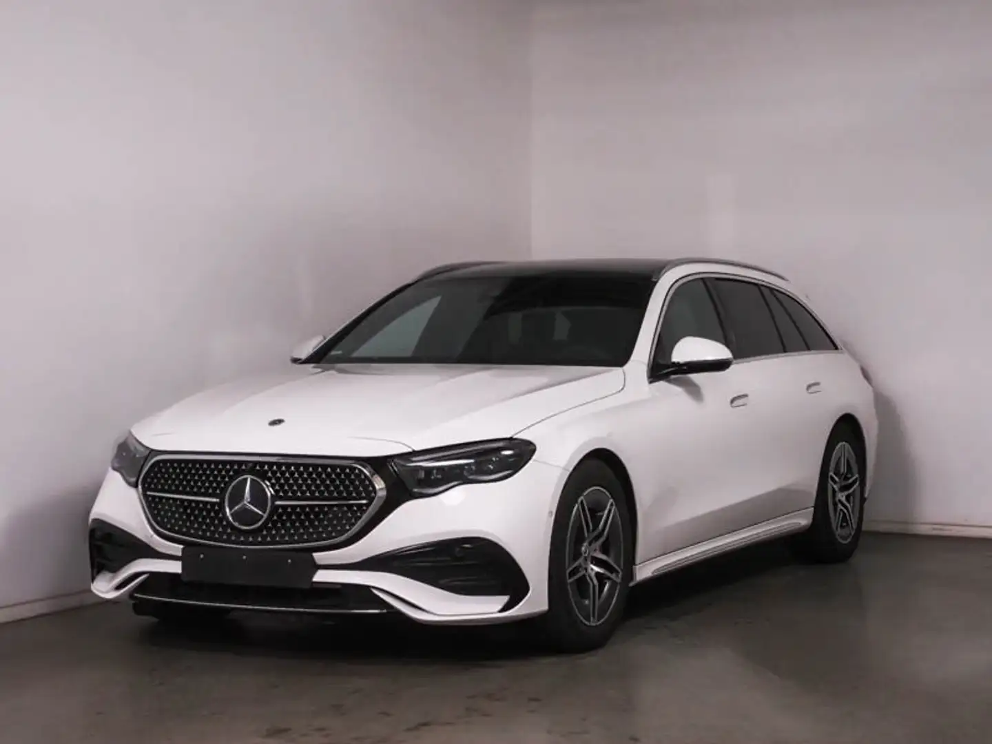 Mercedes-Benz E 220 E 220 d T AMG AHK*PANORAMA*BURMESTER*MEMORY*etc. Blanc - 2
