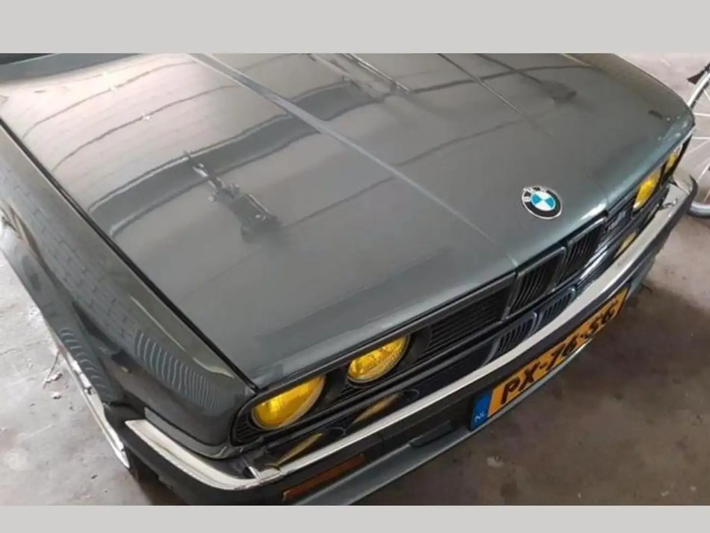 BMW 320 Sedan Gris - 1