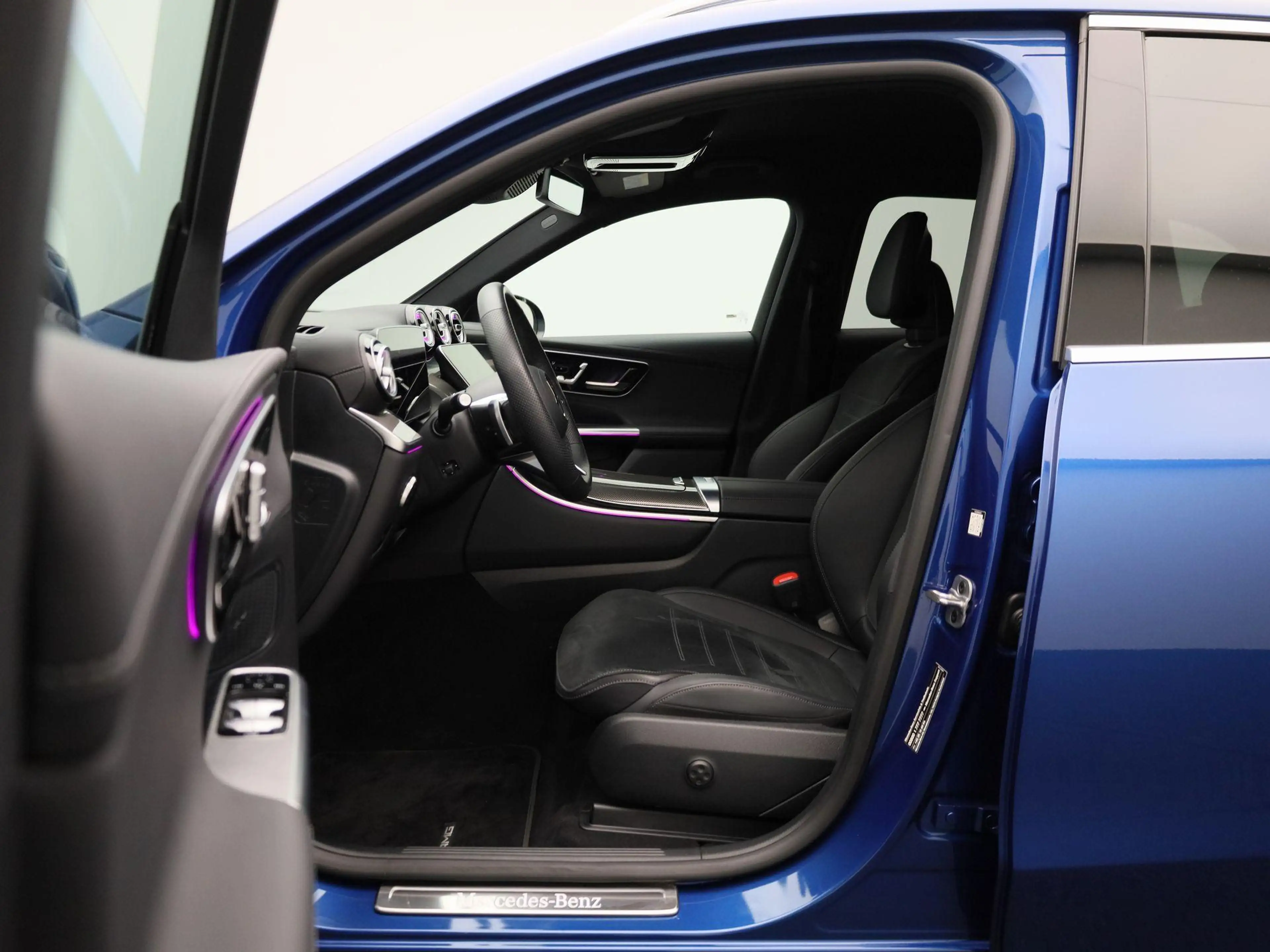 Mercedes-Benz GLC 300 300D + LICHTE VRACHT MOGELIJK + AMG LINE + TREKHAA — photo 9