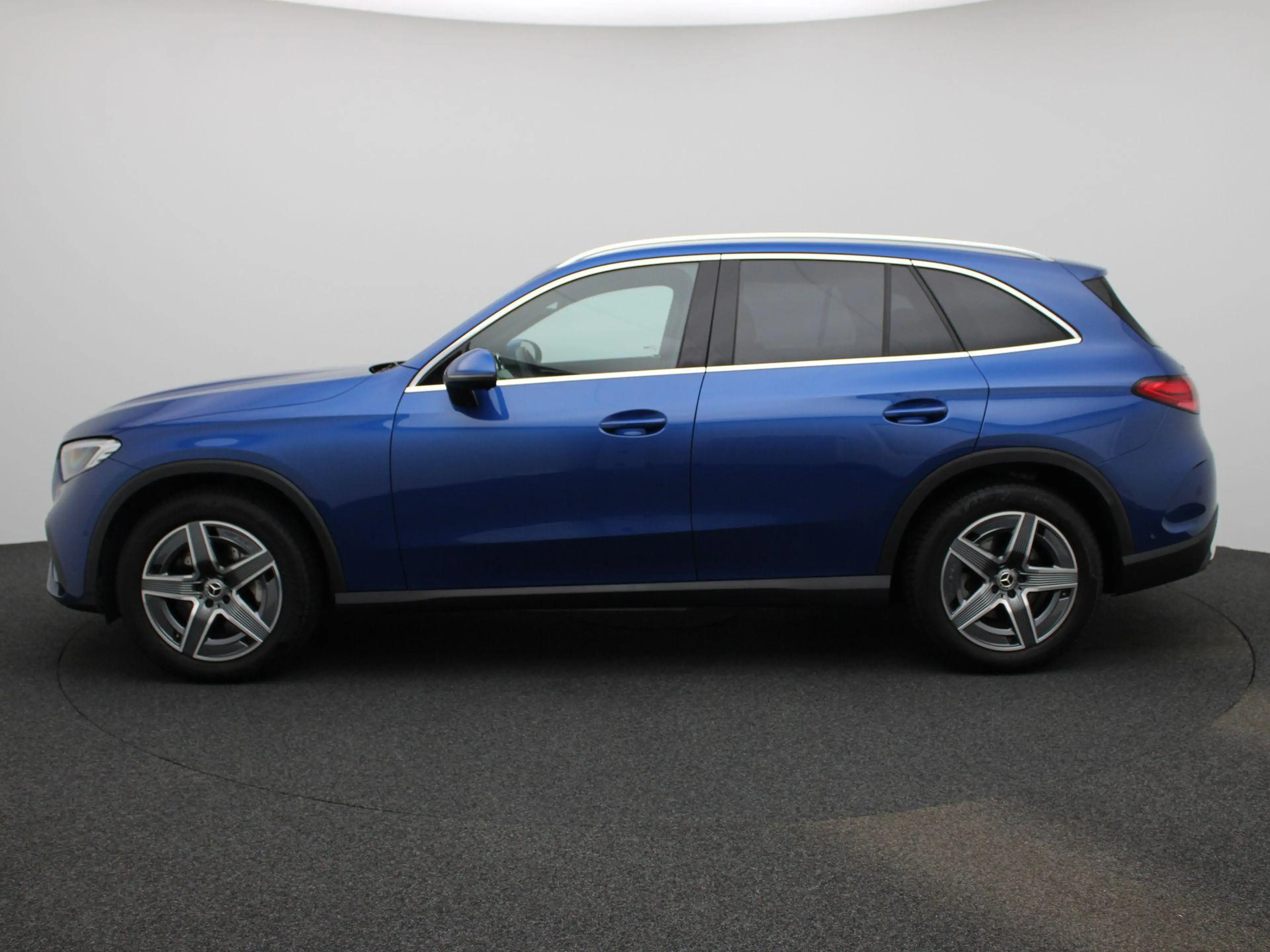 Mercedes-Benz GLC 300 300D + LICHTE VRACHT MOGELIJK + AMG LINE + TREKHAA — photo 4