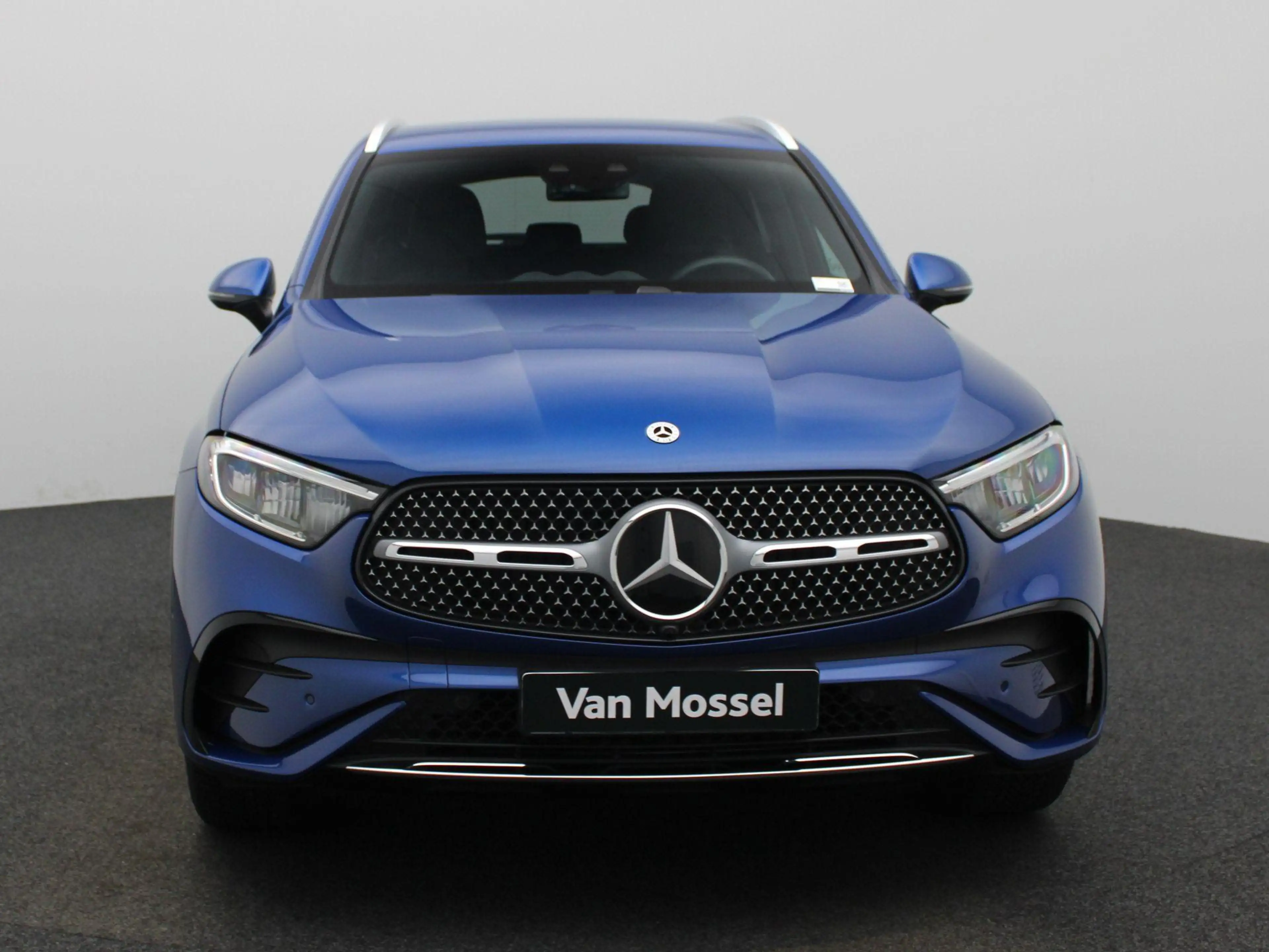 Mercedes-Benz GLC 300 300D + LICHTE VRACHT MOGELIJK + AMG LINE + TREKHAA — photo 3