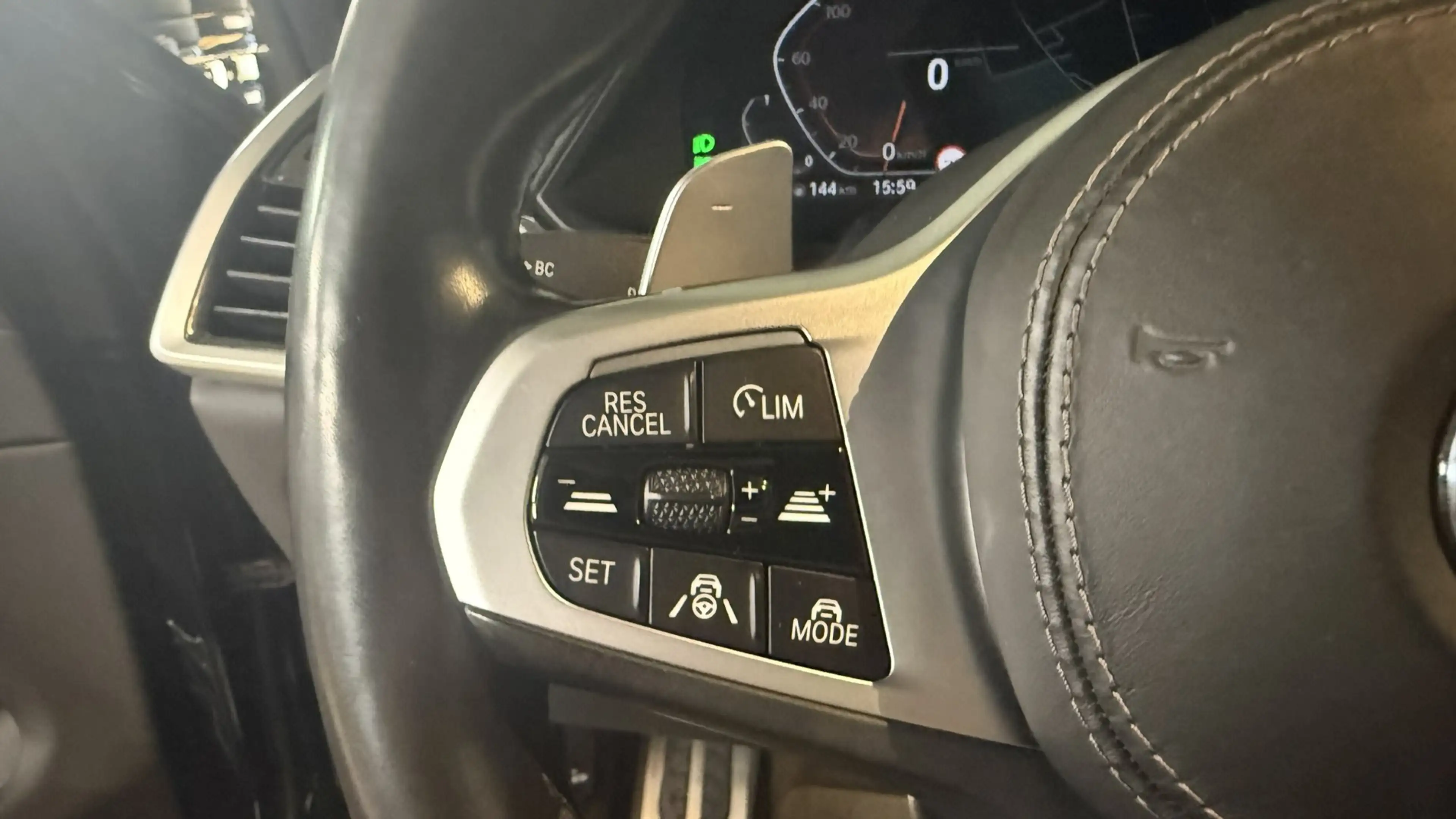 BMW X6 xDrive40d — photo 9