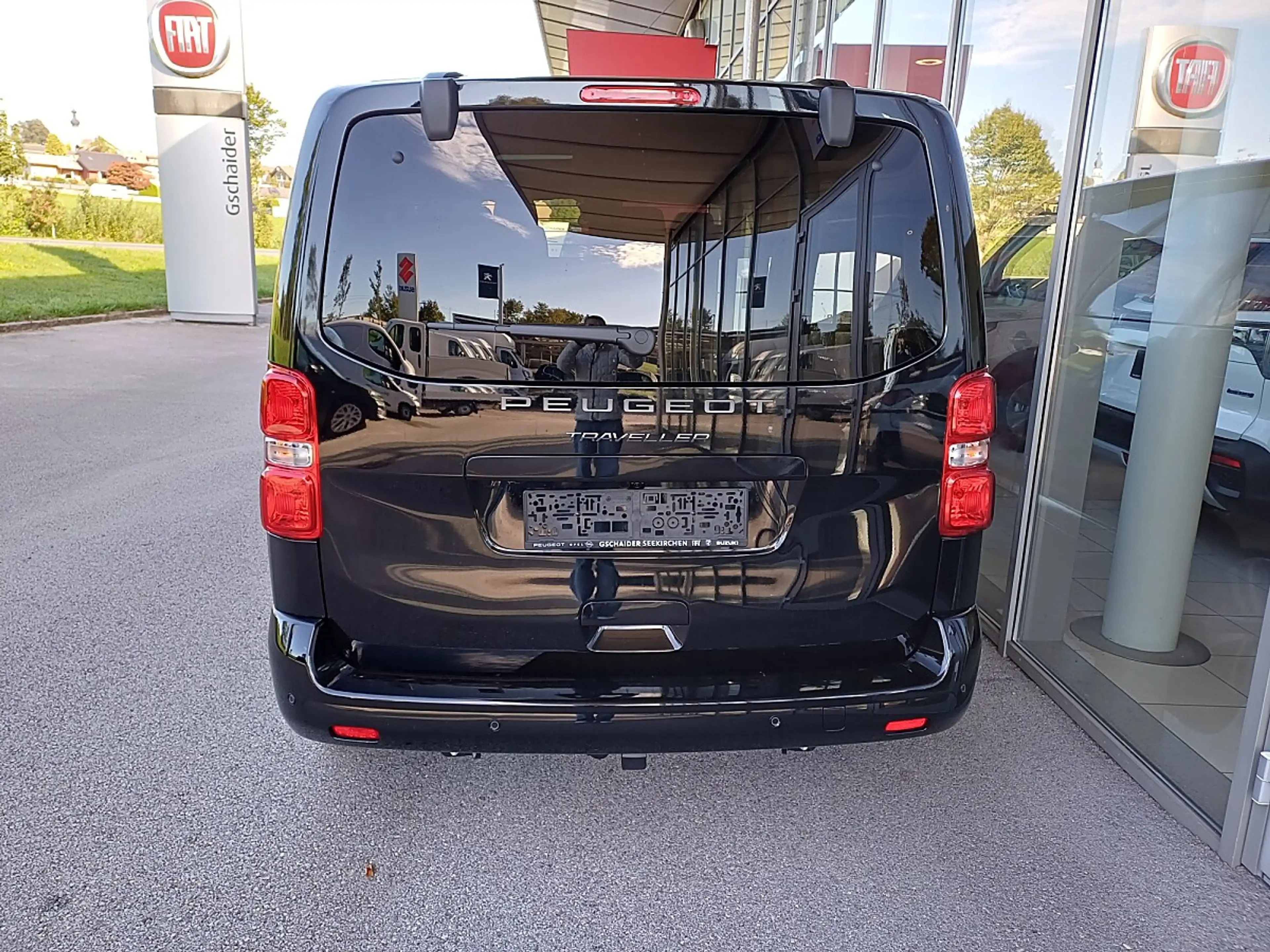 Peugeot Traveller Premium BlueHDi 180 Standard EAT8 — photo 6