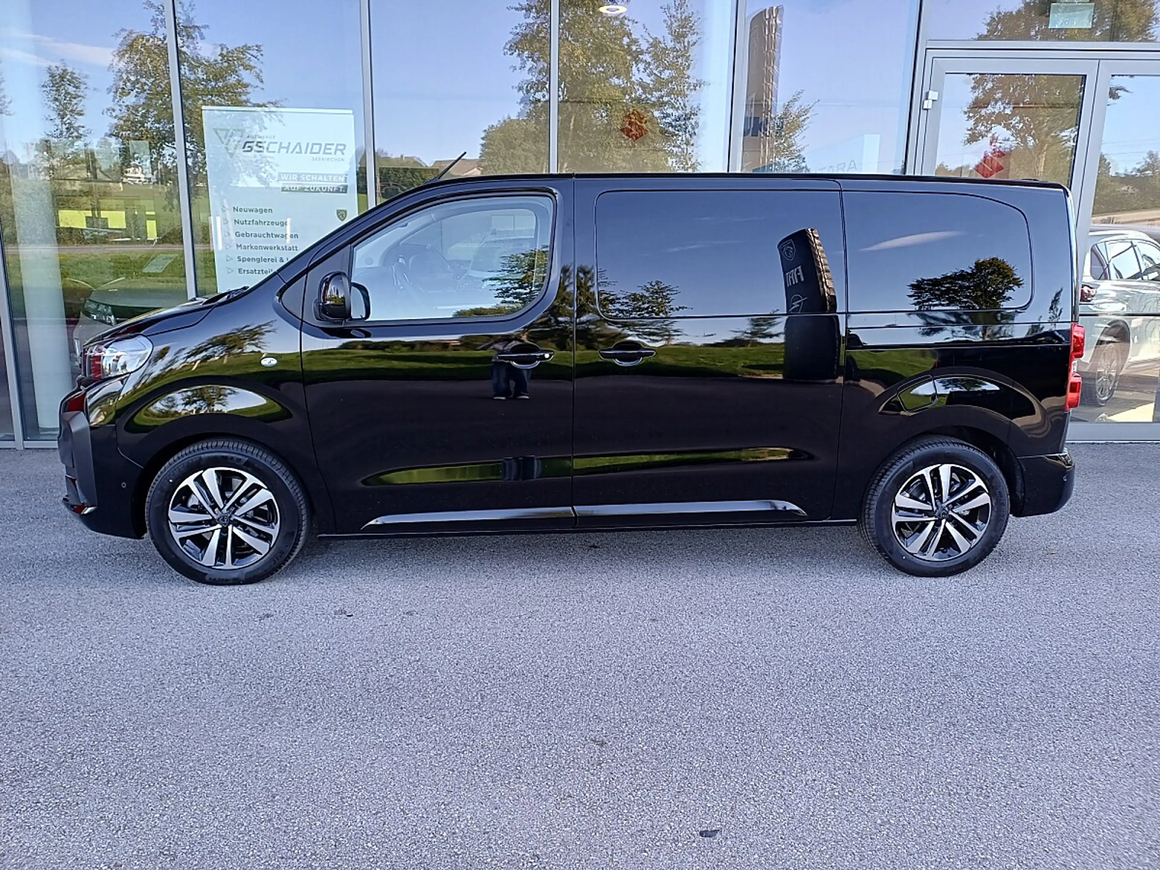 Peugeot Traveller Premium BlueHDi 180 Standard EAT8 — photo 4