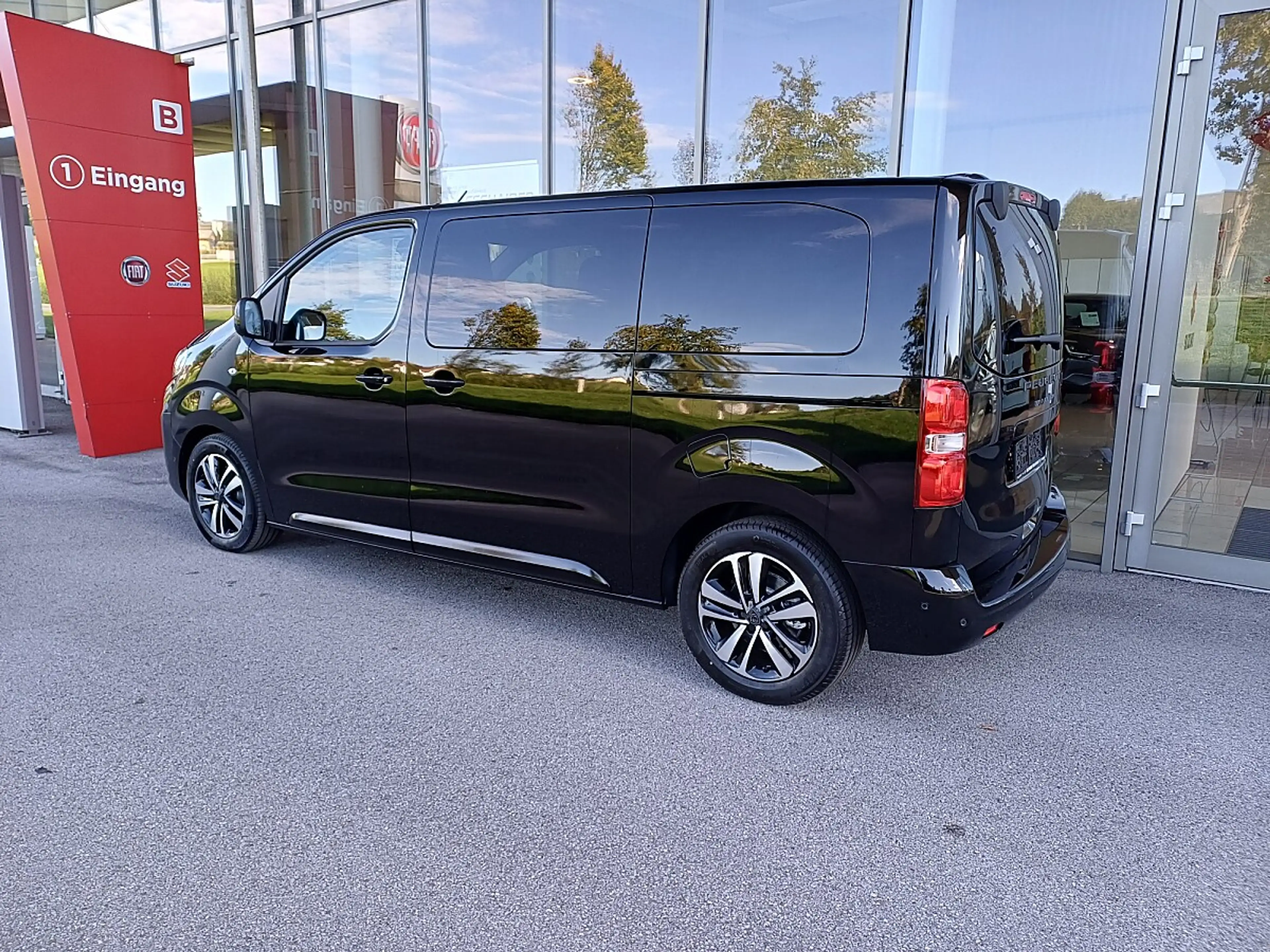 Peugeot Traveller Premium BlueHDi 180 Standard EAT8 — photo 5
