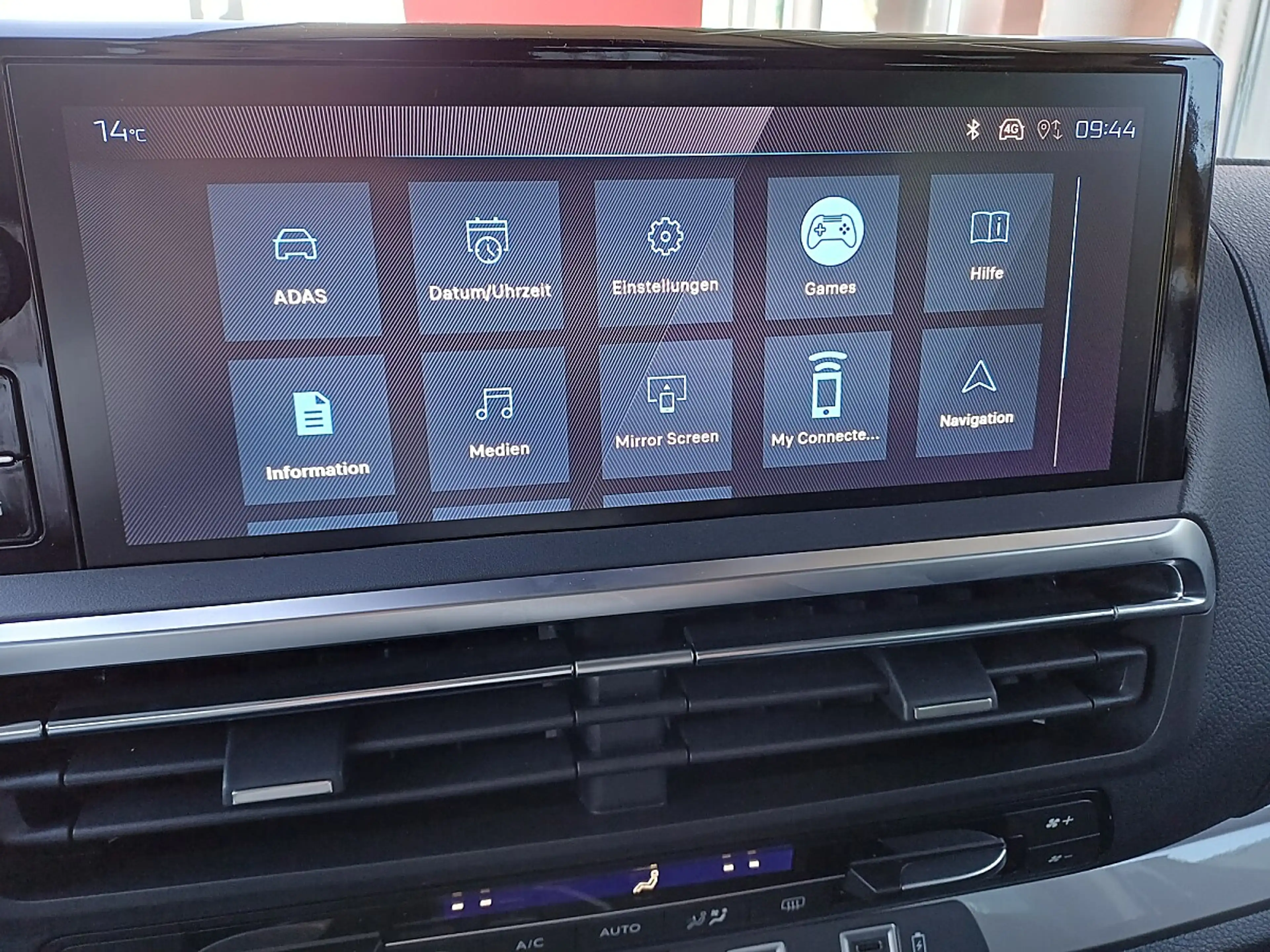 Peugeot Traveller Premium BlueHDi 180 Standard EAT8 — photo 12