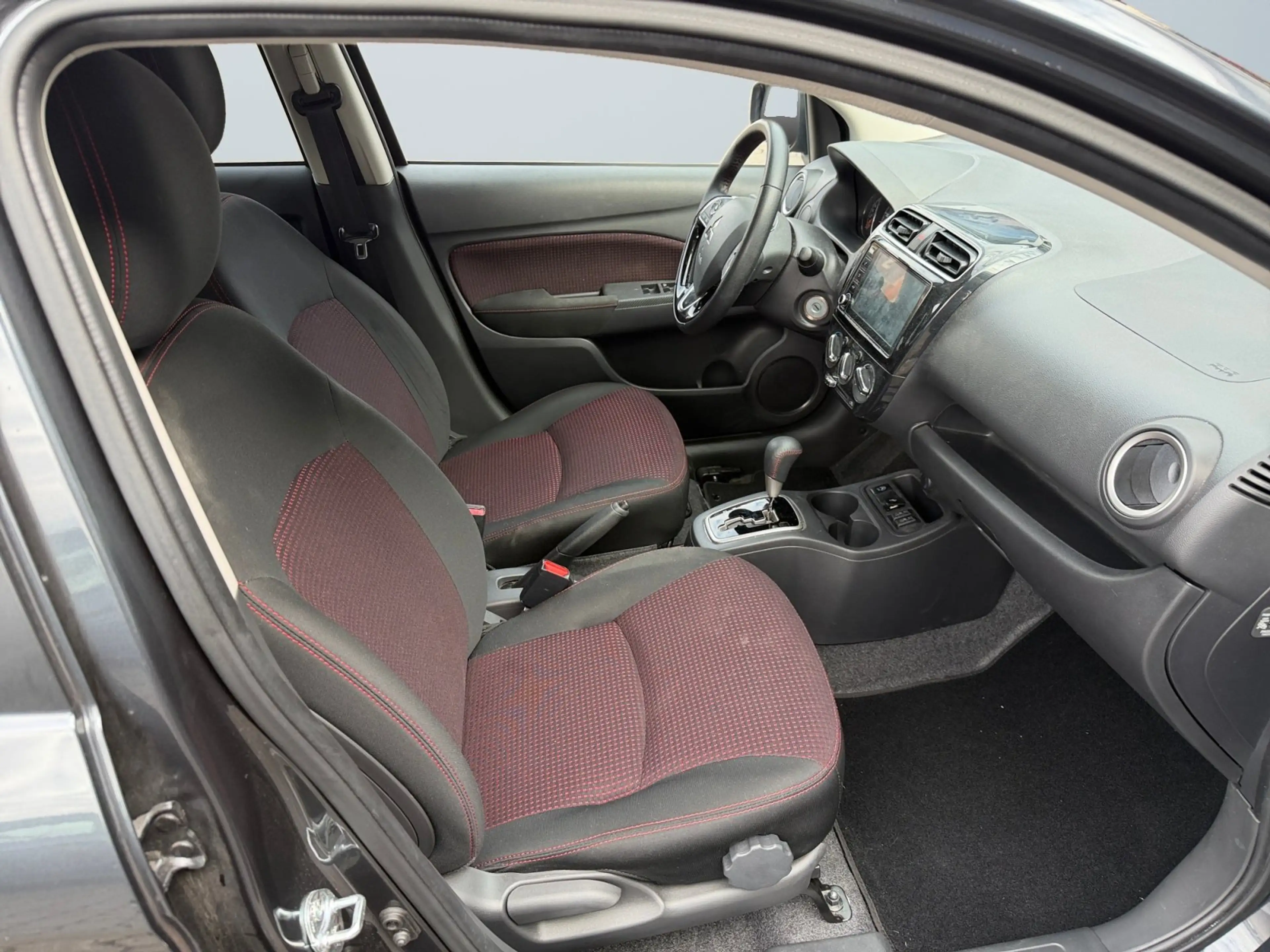 Mitsubishi Space Star Select+ Black 1.2 MIVEC CVT Tempomat — photo 10