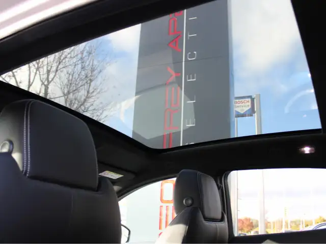 Jaguar E-Pace view 13
