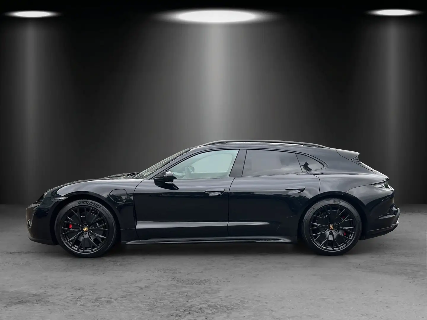 Porsche Taycan GTS Sport Turismo - 2
