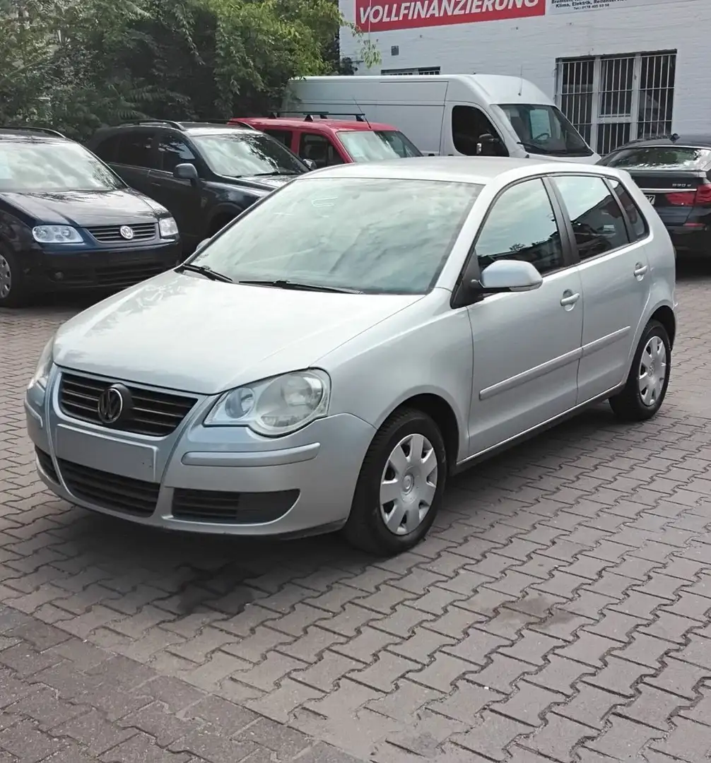 Volkswagen Polo IV Trendline . Neue Tüv Plateado - 1
