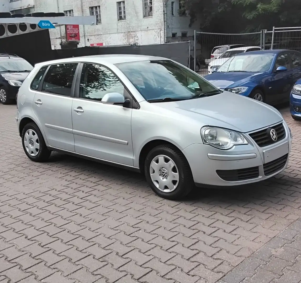 Volkswagen Polo IV Trendline . Neue Tüv Plateado - 2
