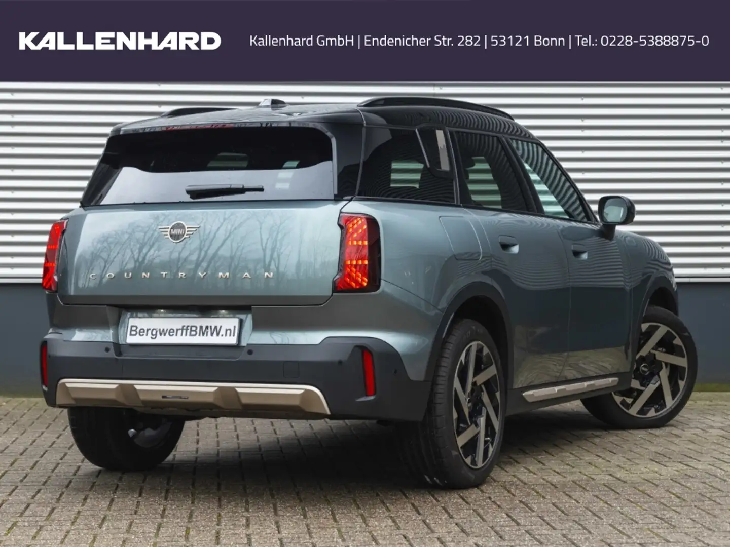 MINI Cooper Countryman XL Paket-Pano-AHK-Head-Up-Harman-Kardon Grün - 2
