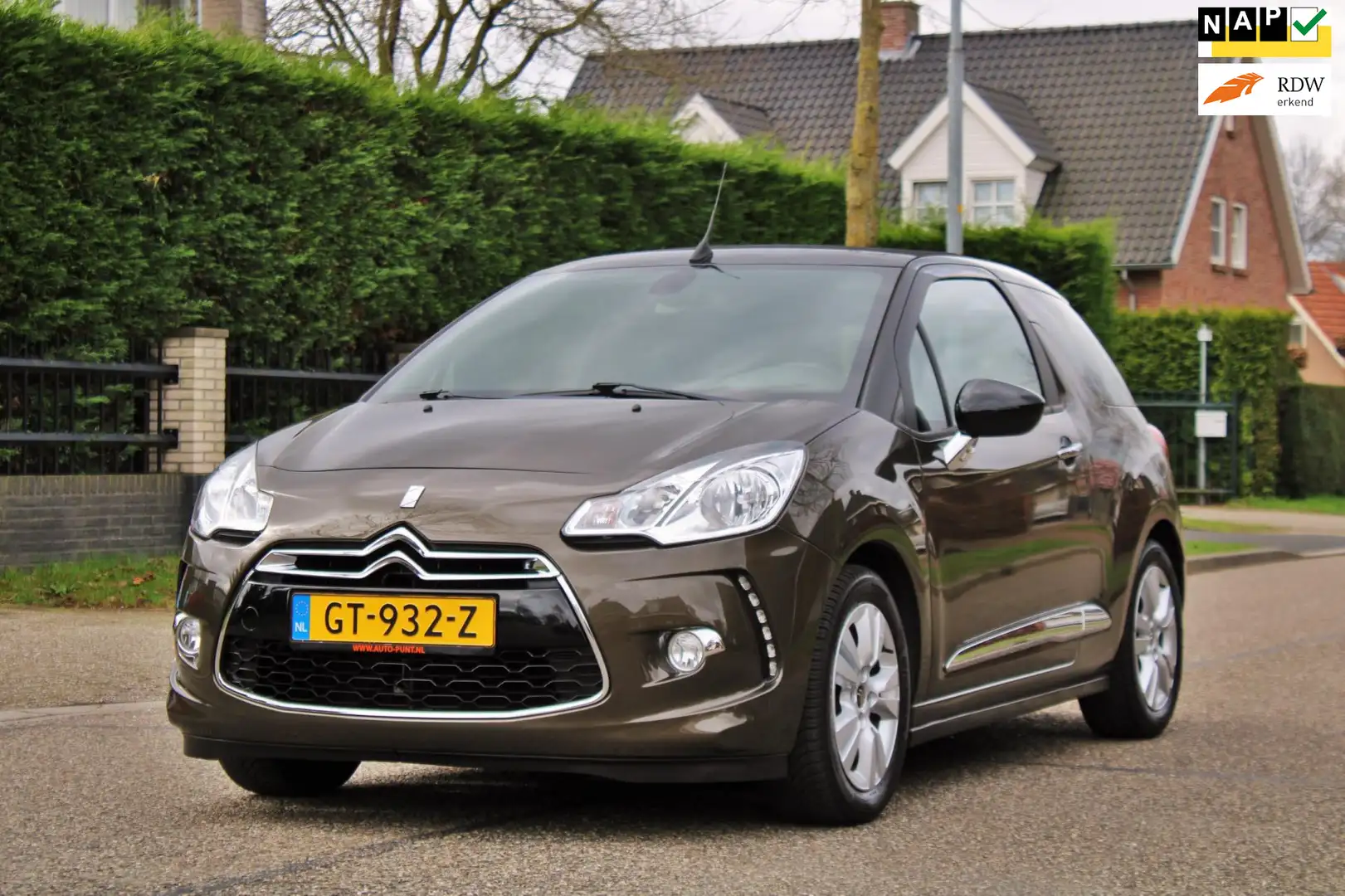 Citroen DS3 Cabrio 1.2 VTi So Chic | CABRIO | CLIMA | CRUISE| Bruin - 1