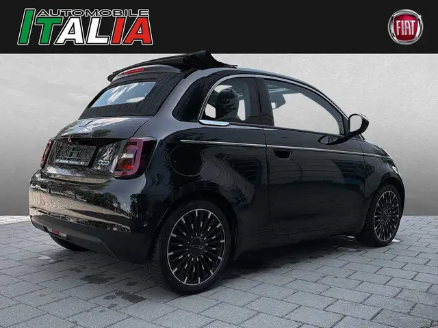 Fiat 500e view 2