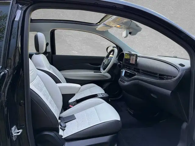 Fiat 500e view 6