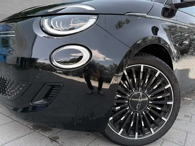 Fiat 500e view 13