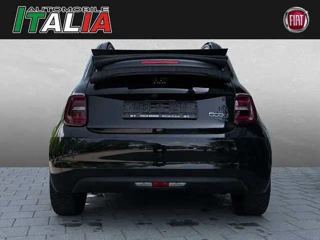 Fiat 500e view 4