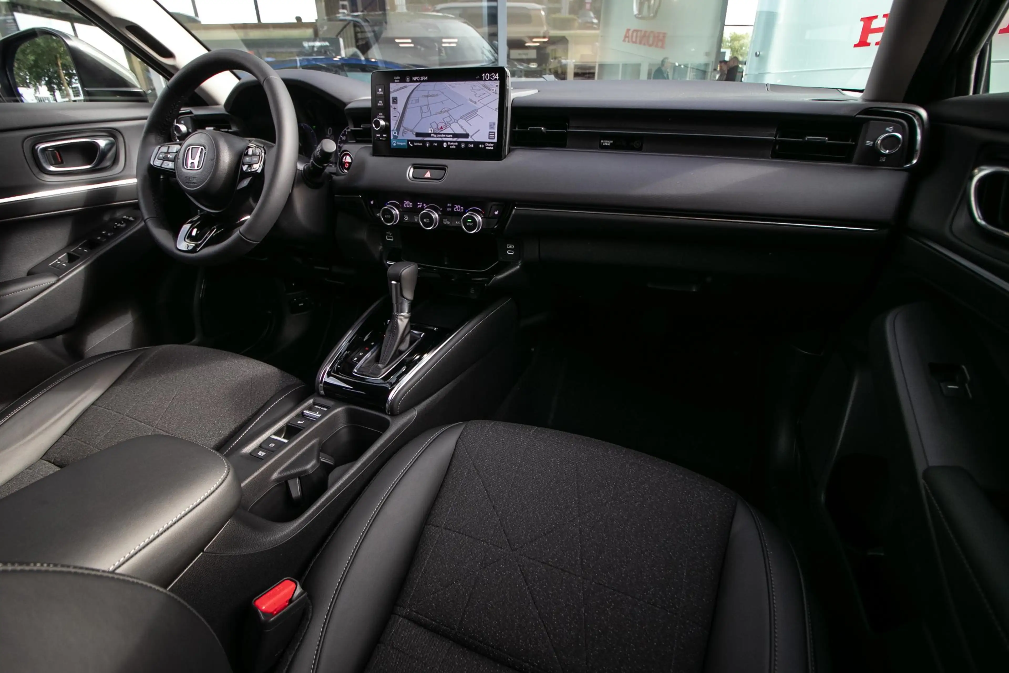Honda HR-V 1.5 e:HEV Advance — photo 4