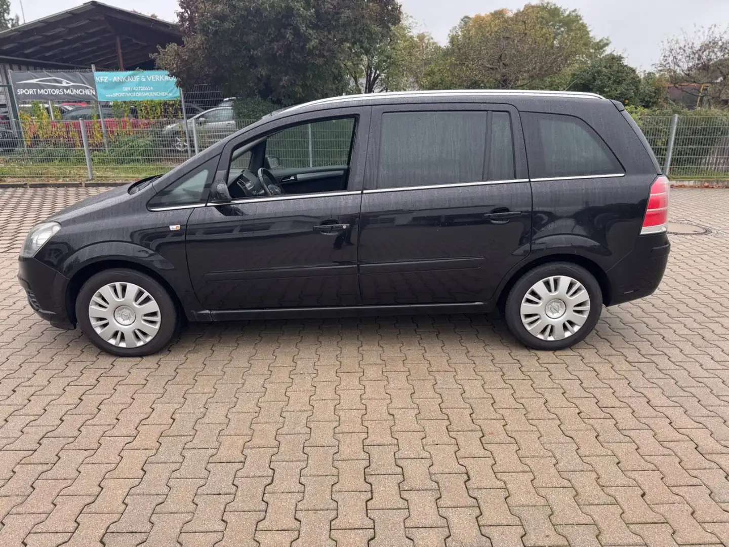 Opel Zafira B Edition 2,2i -7.Sitzer KLIMA Schwarz - 2