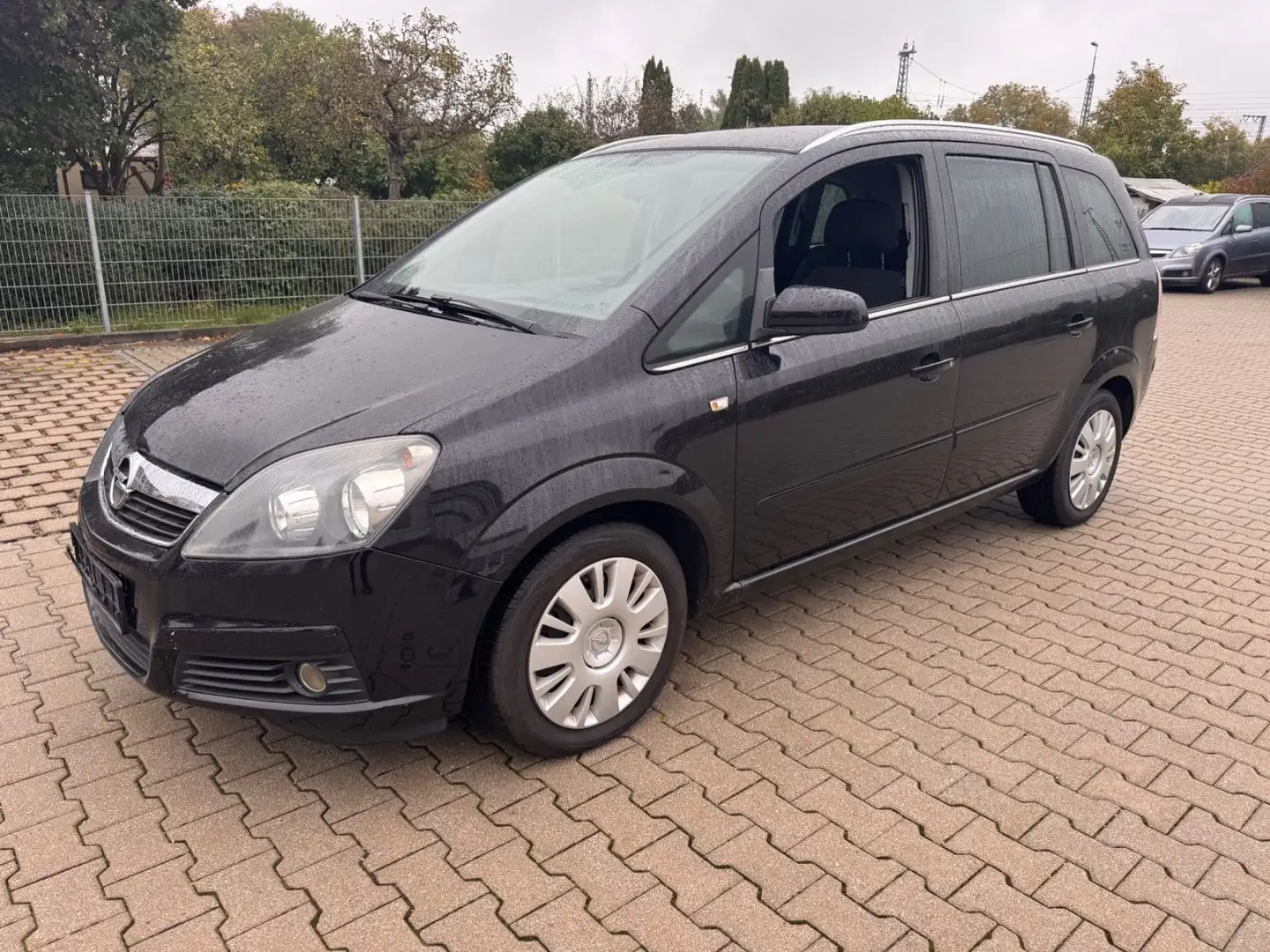 Opel Zafira B Edition 2,2i -7.Sitzer KLIMA Schwarz - 1