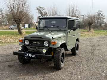 Land Cruiser undefined