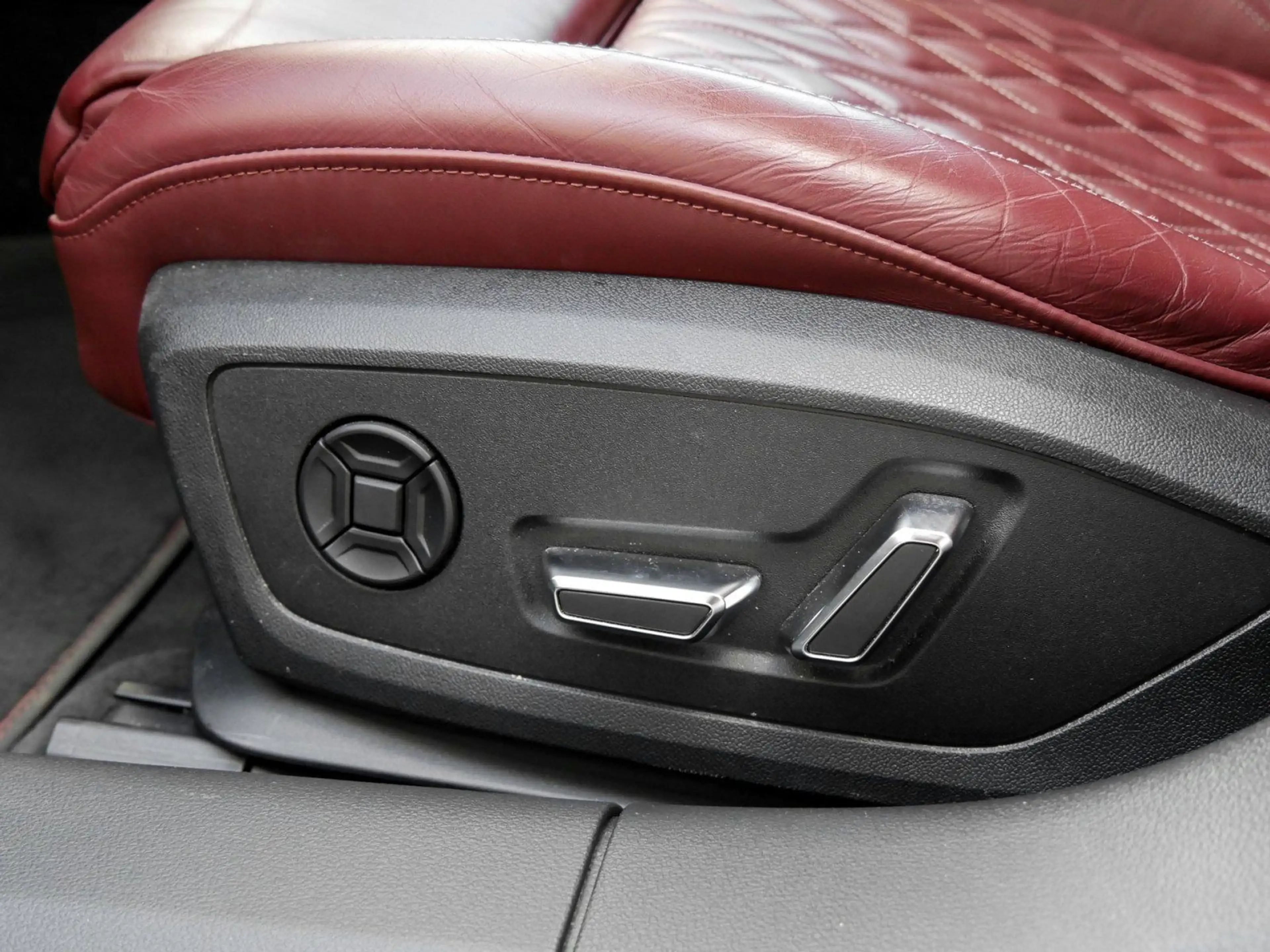 Audi S6 3.0 TDI quattro HUD PANO STHZ MATRIX-LE — photo 14