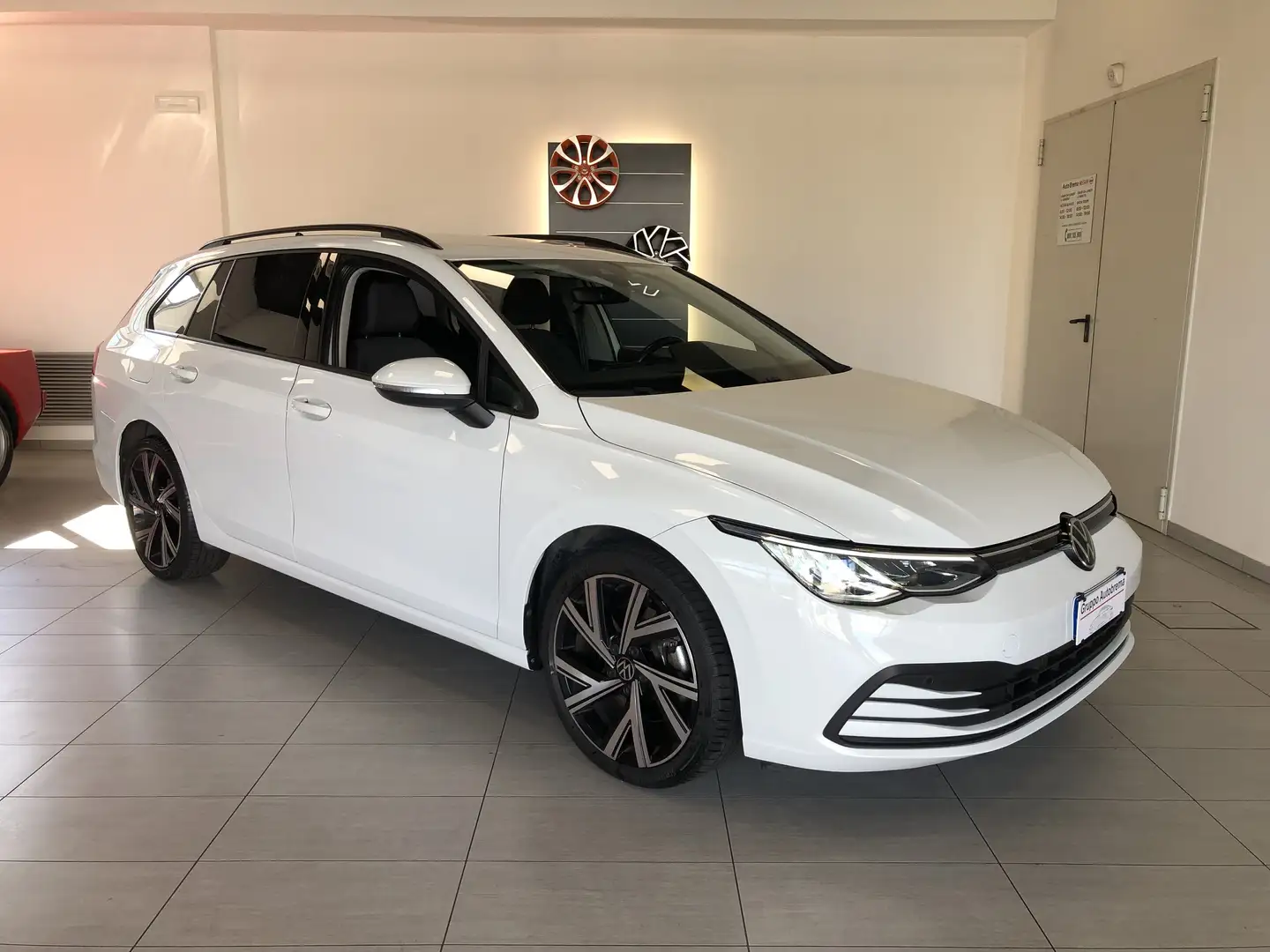 Volkswagen Golf Variant Golf 8  Variant 2.0 tdi  115cv dsg Weiß - 2