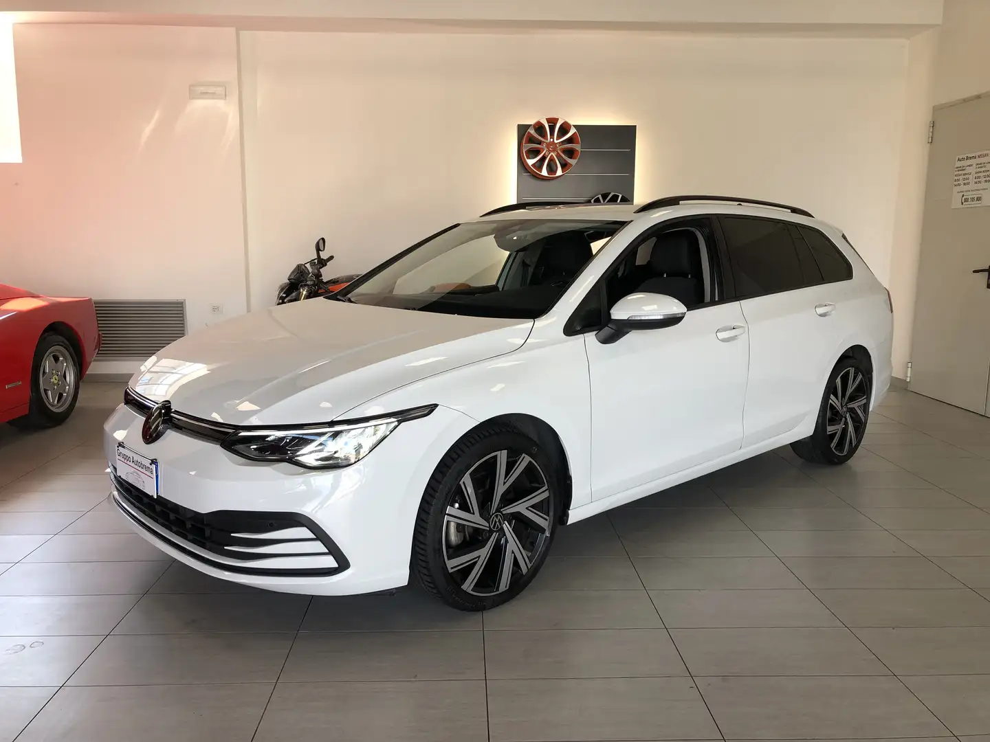 Volkswagen Golf Variant Golf 8  Variant 2.0 tdi  115cv dsg Weiß - 1