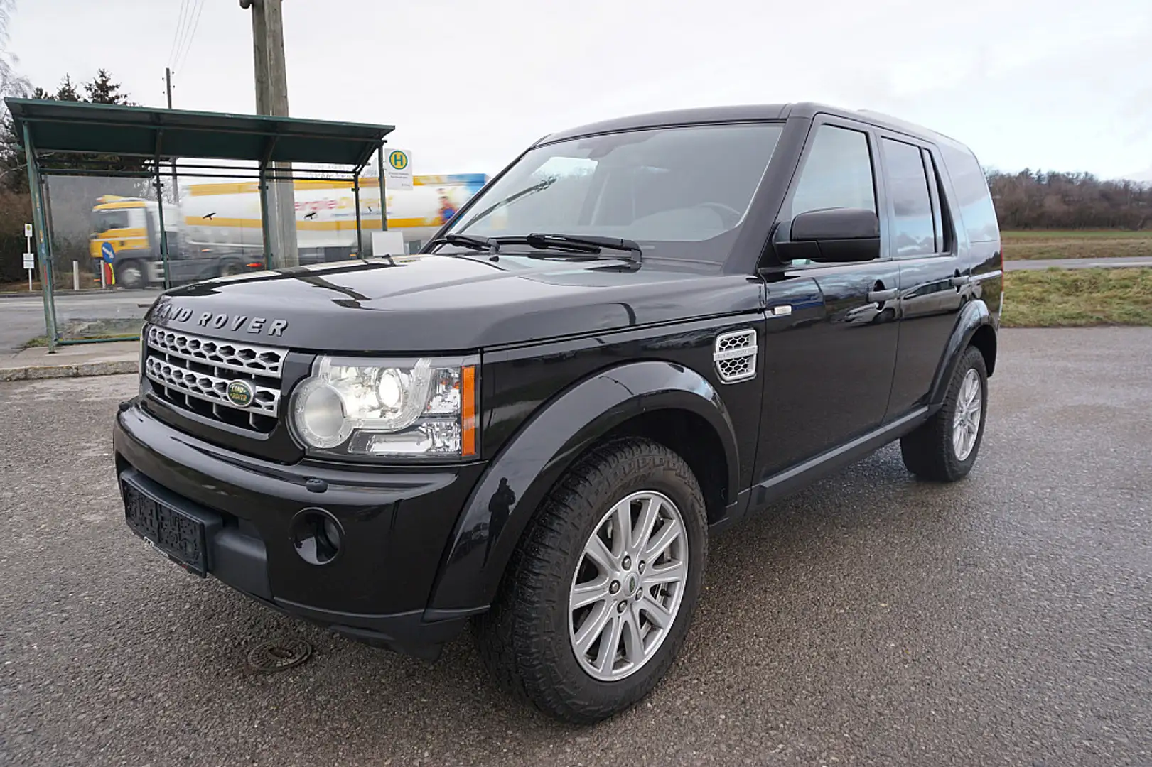 Land Rover Discovery 4 2,7 TdV6 SE Aut. Schwarz - 1