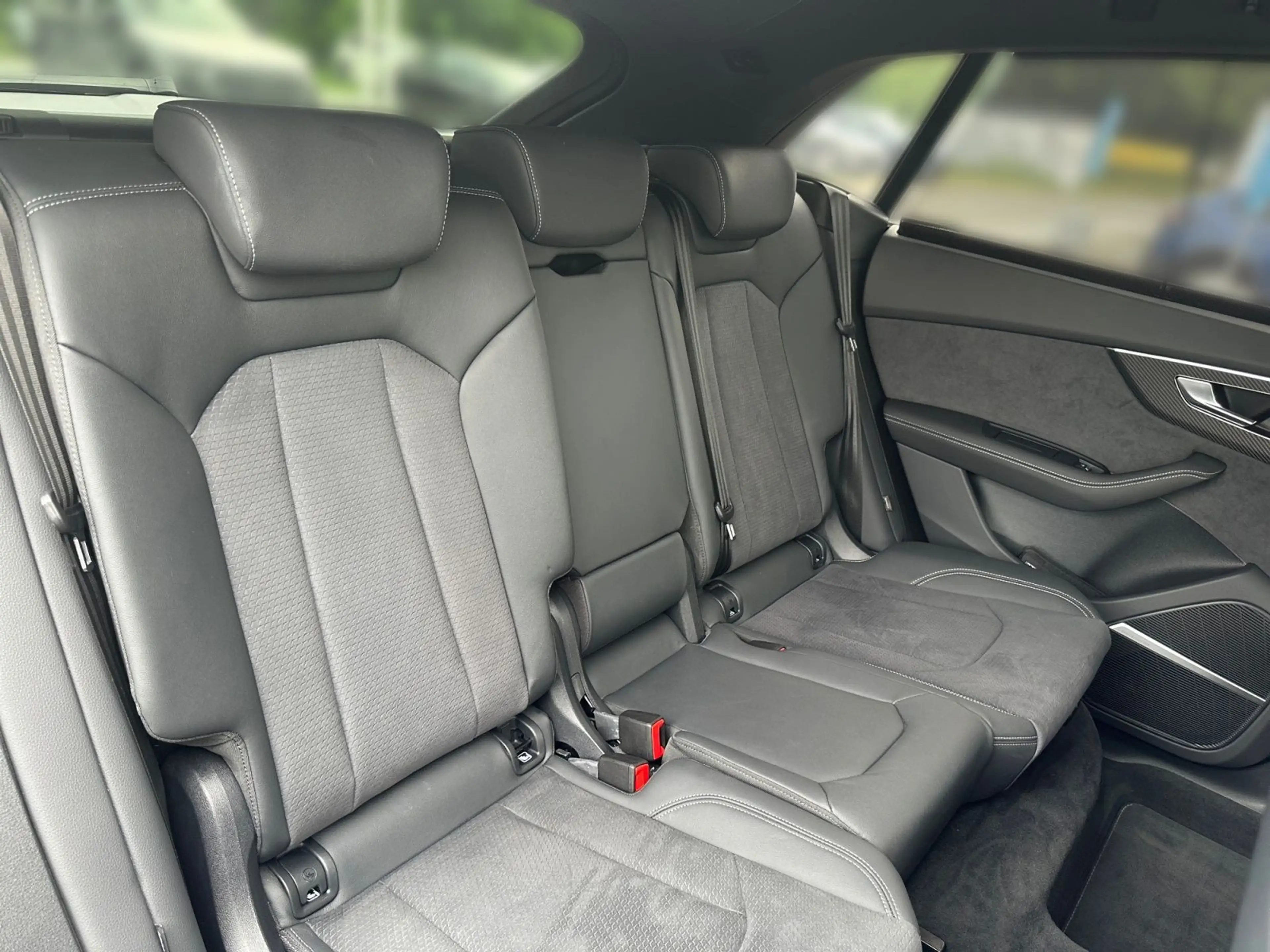 Audi SQ8 SUV TFSI tiptr. HUD HD-Matrix Laser Nachtsic — photo 9