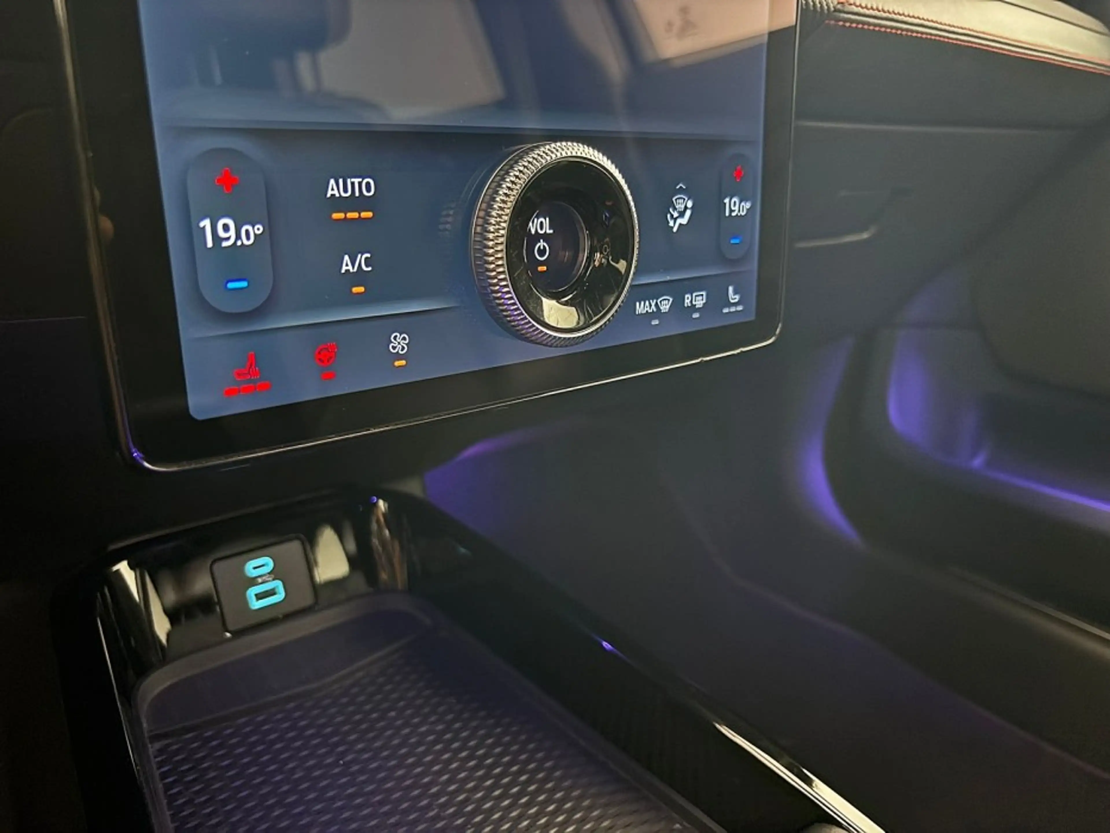 Ford Mustang Mach-E Extended Premium 98kWh | Cyber Orange | El. stoele — photo 12