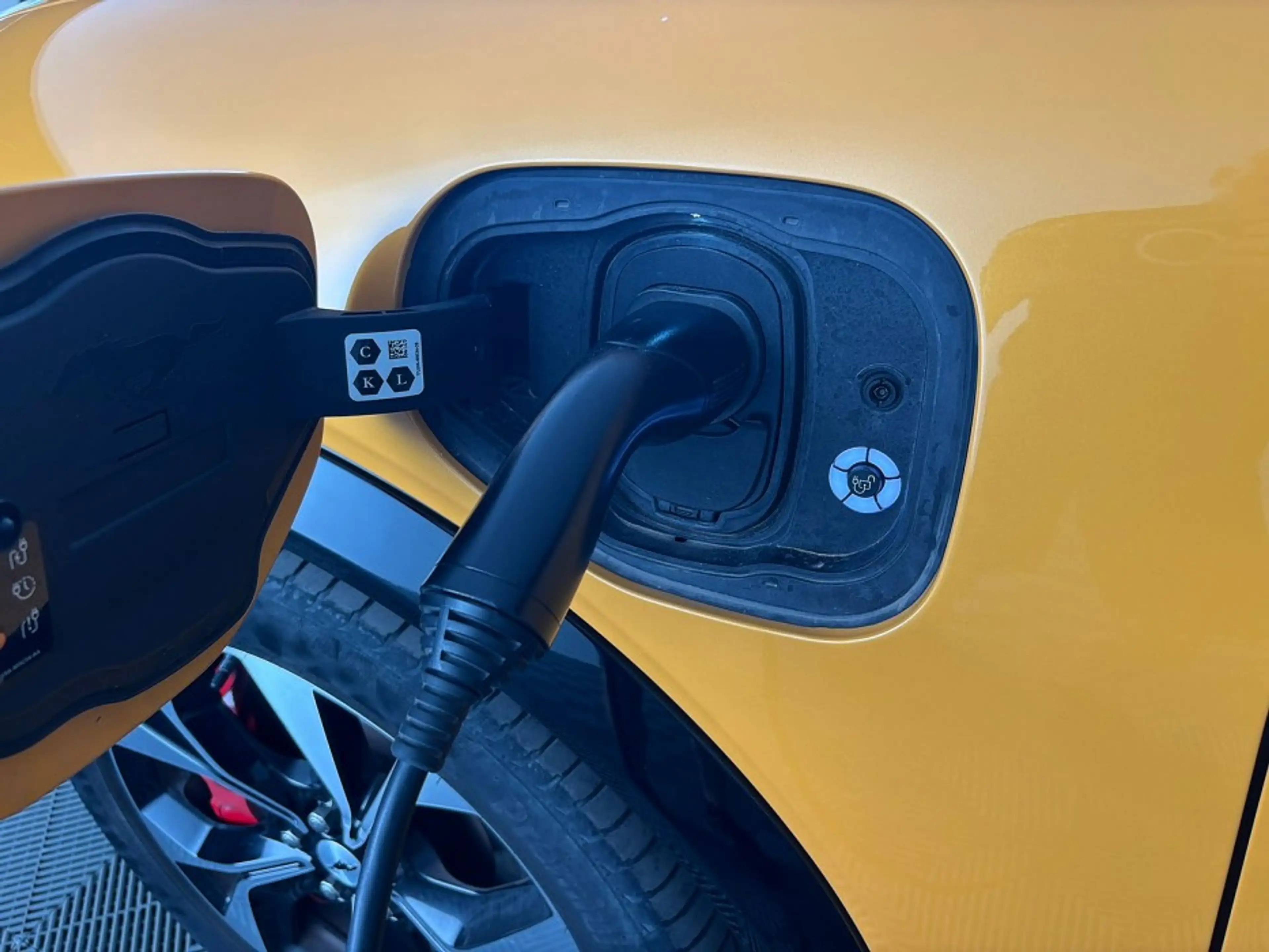 Ford Mustang Mach-E Extended Premium 98kWh | Cyber Orange | El. stoele — photo 10