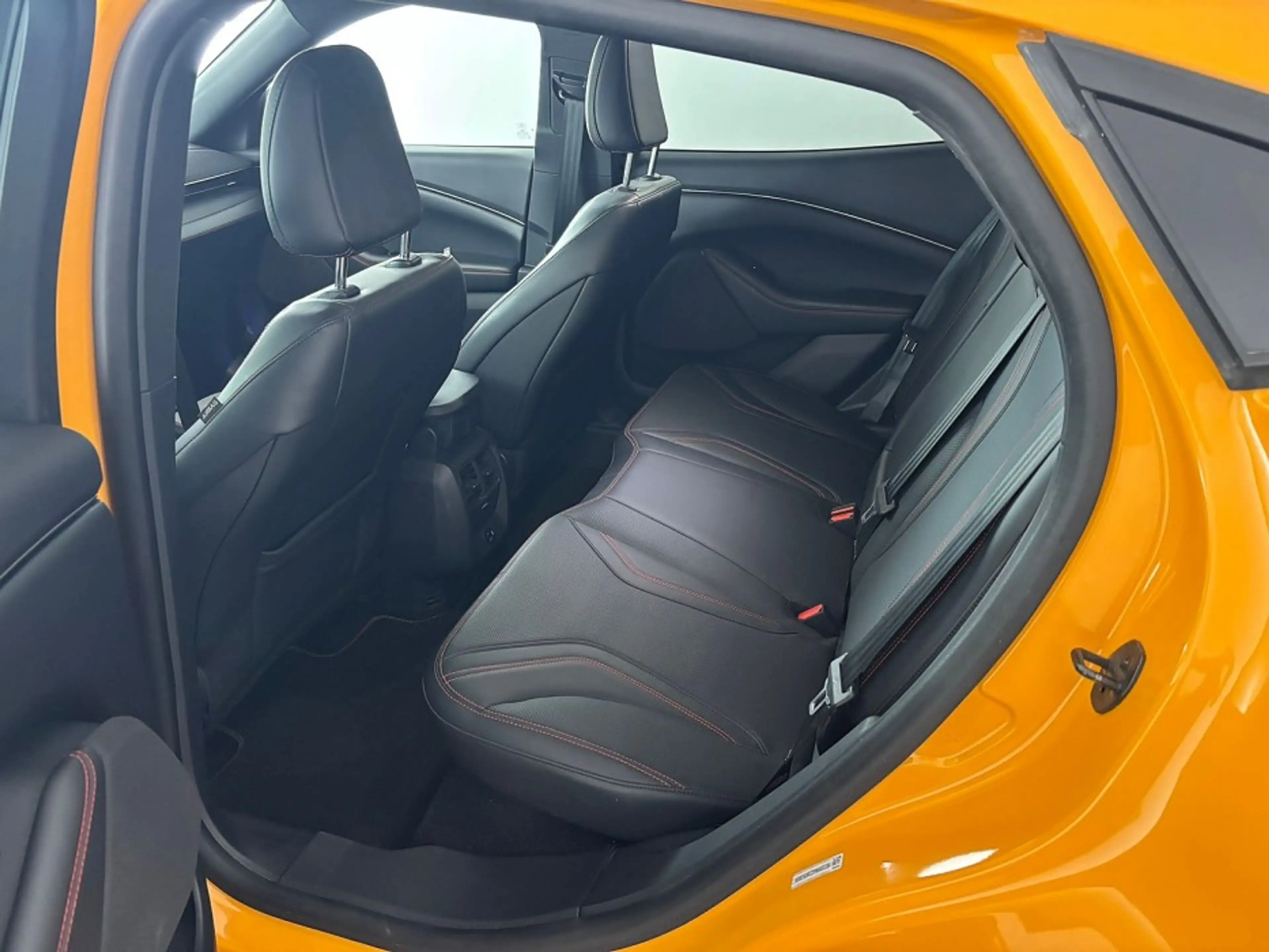 Ford Mustang Mach-E Extended Premium 98kWh | Cyber Orange | El. stoele — photo 6