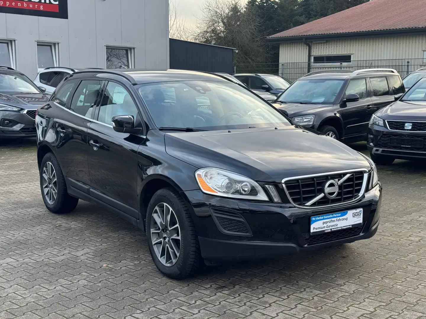 Volvo XC60 2.4 D4 AWD Geartronic "Edition PRO" Schwarz - 2