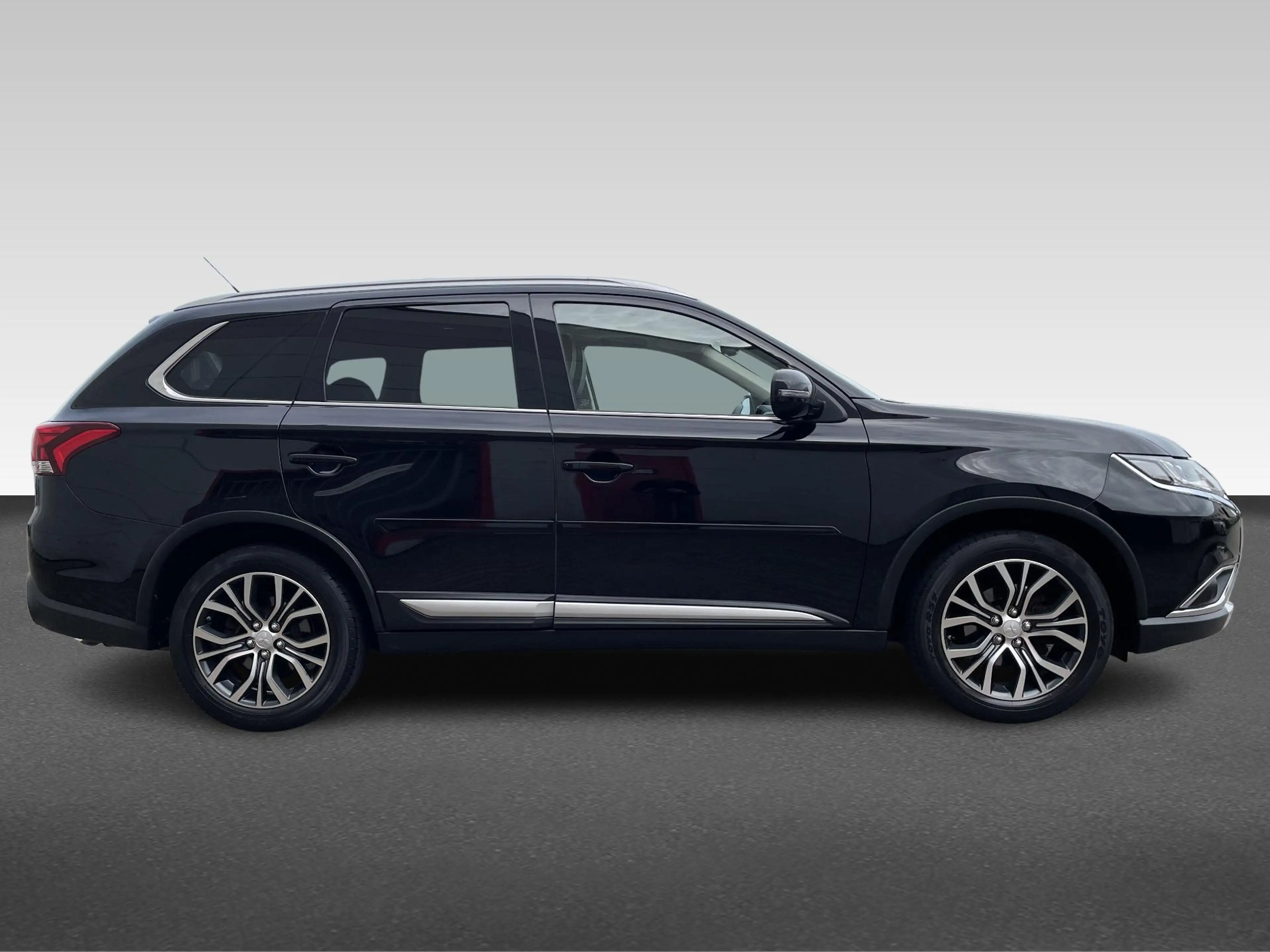 Mitsubishi Outlander 2.0 Instyle 7-persoons | Achteruitrijcamera | Best — photo 9