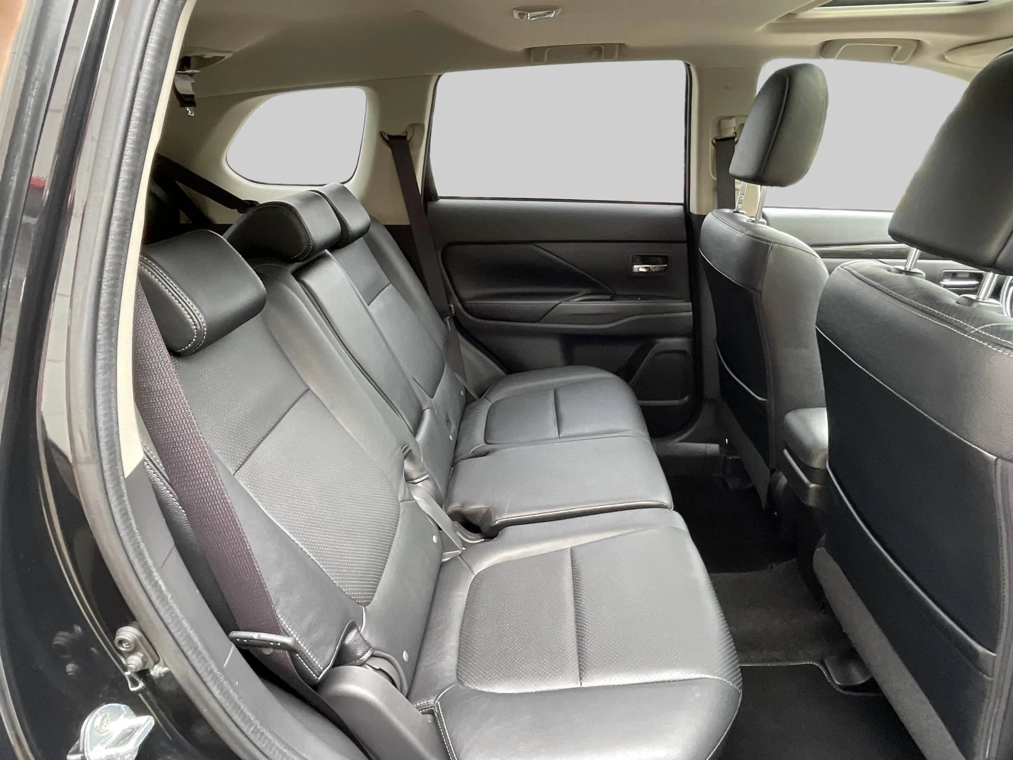 Mitsubishi Outlander 2.0 Instyle 7-persoons | Achteruitrijcamera | Best — photo 14