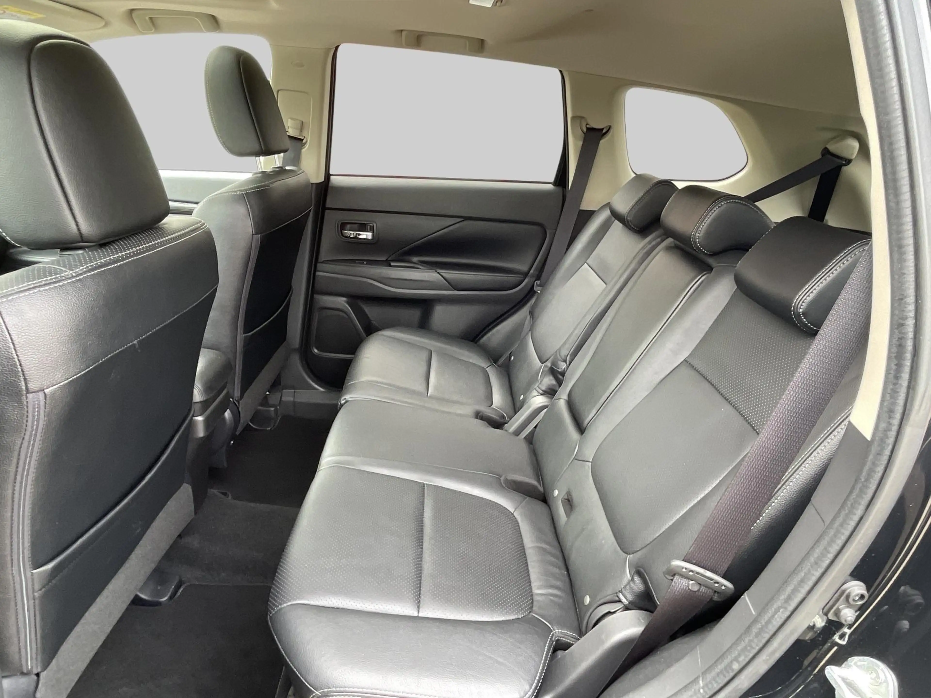 Mitsubishi Outlander 2.0 Instyle 7-persoons | Achteruitrijcamera | Best — photo 6