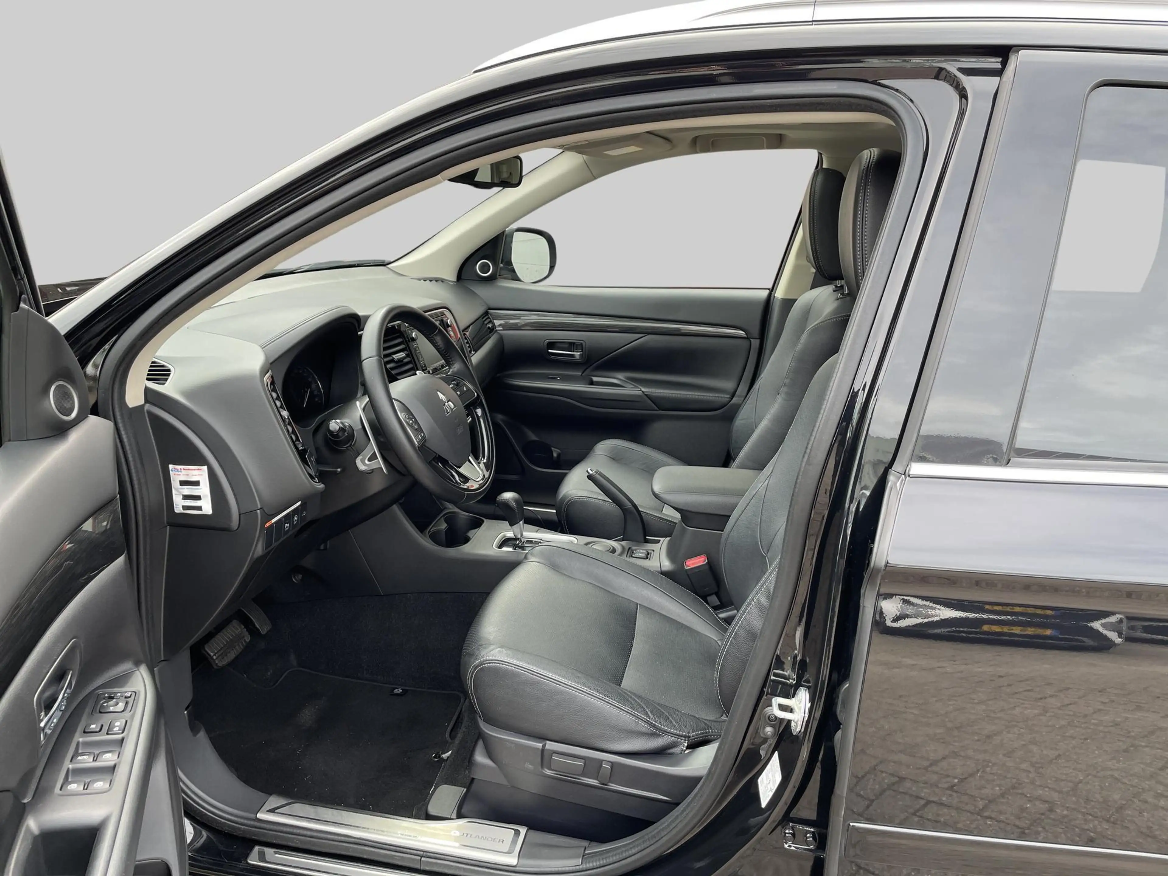 Mitsubishi Outlander 2.0 Instyle 7-persoons | Achteruitrijcamera | Best — photo 12