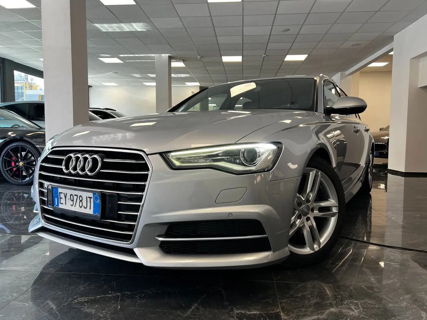Audi A6 Avant 2.0 TDI 190 CV ultra S tronic 2 X S-Line Grigio - 1