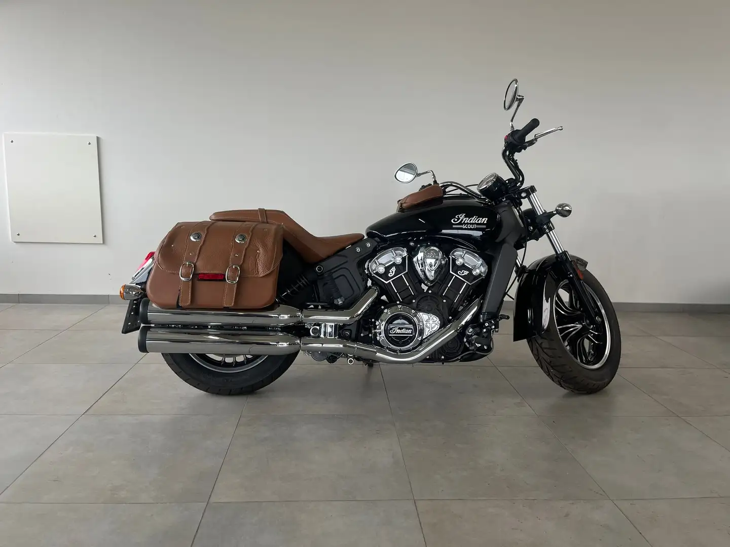 Indian Scout 1133 Noir - 1