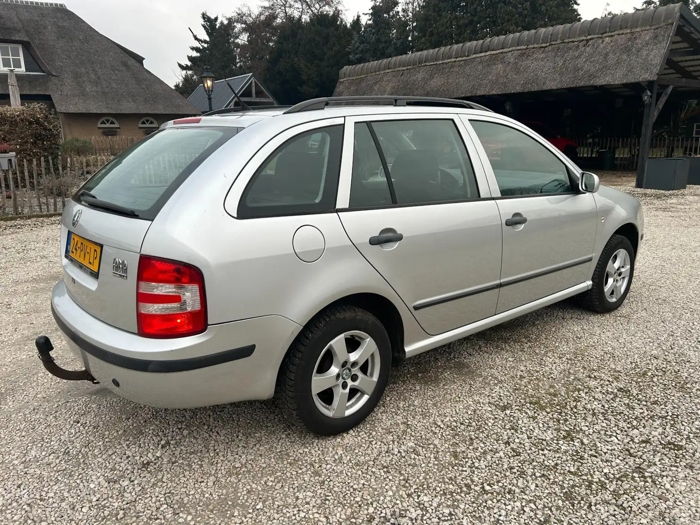 Skoda Fabia Combi 1.4-16V Elegance airco, cruise,Trekhaak Grau - 2