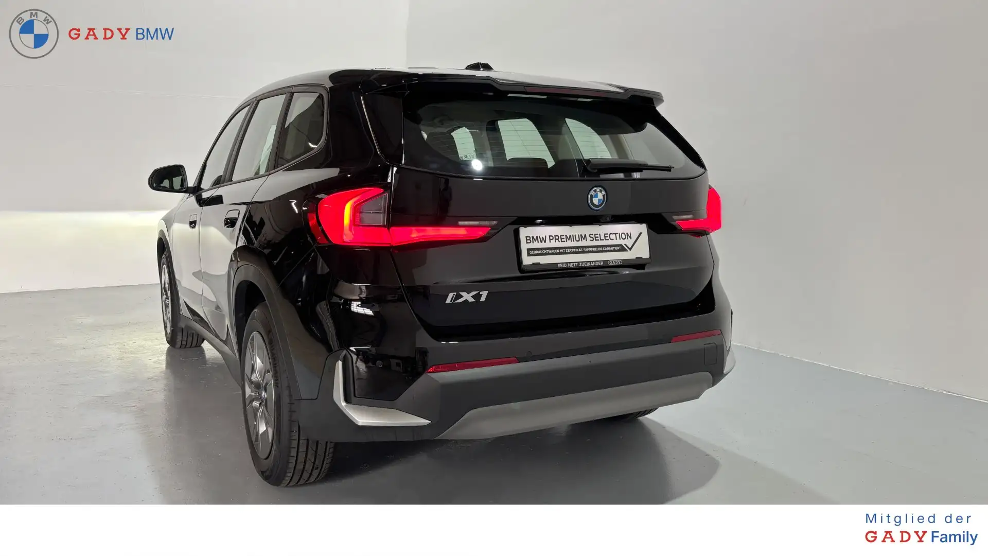 BMW iX1 iX1 eDrive20 Schwarz - 2