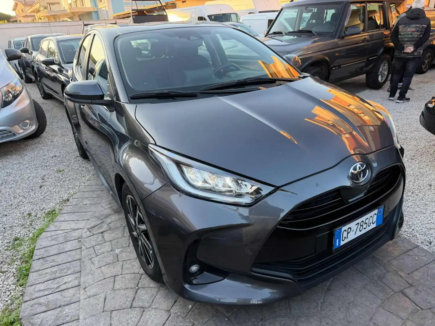 Toyota Yaris 1.0 5 porte Trend senza obbligo di finanz. !!!! Gris - 2
