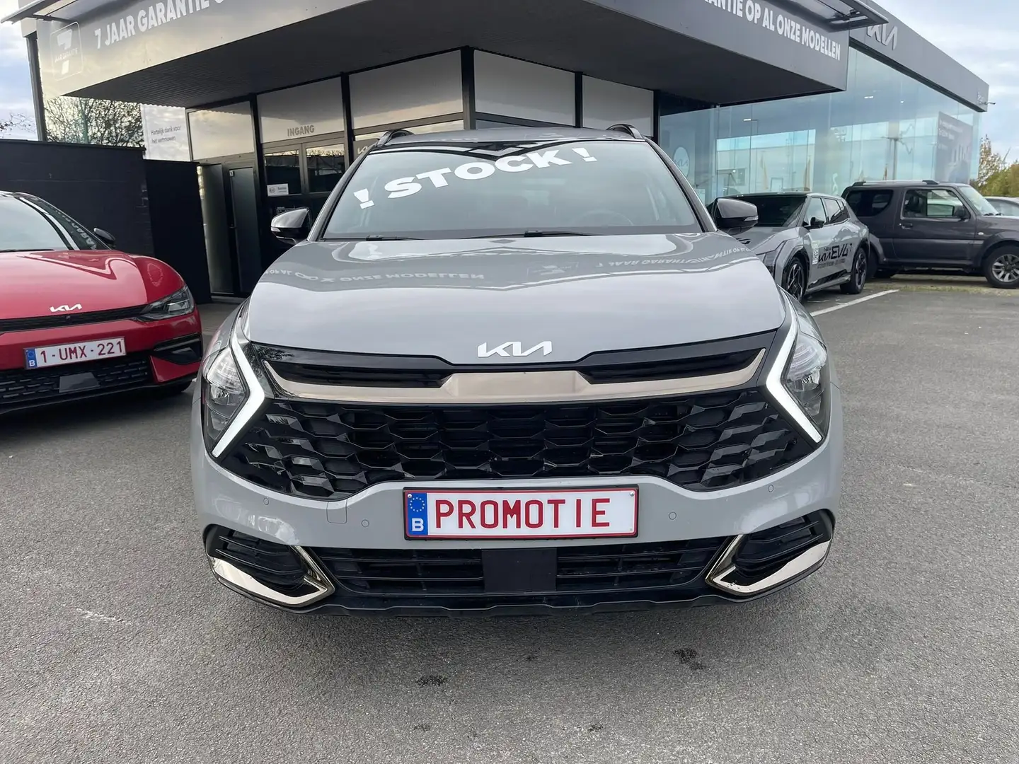 Kia Sportage 1.6 DCT7 MHEV Style - STOCKWAGEN Gris - 2