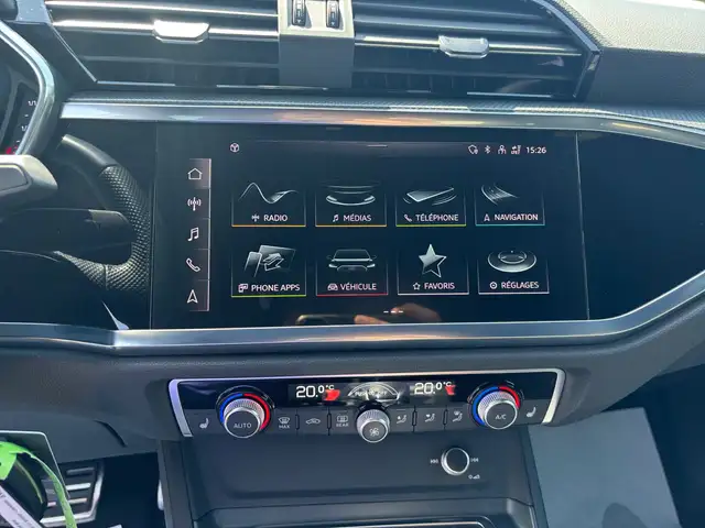 Audi Q3 view 11
