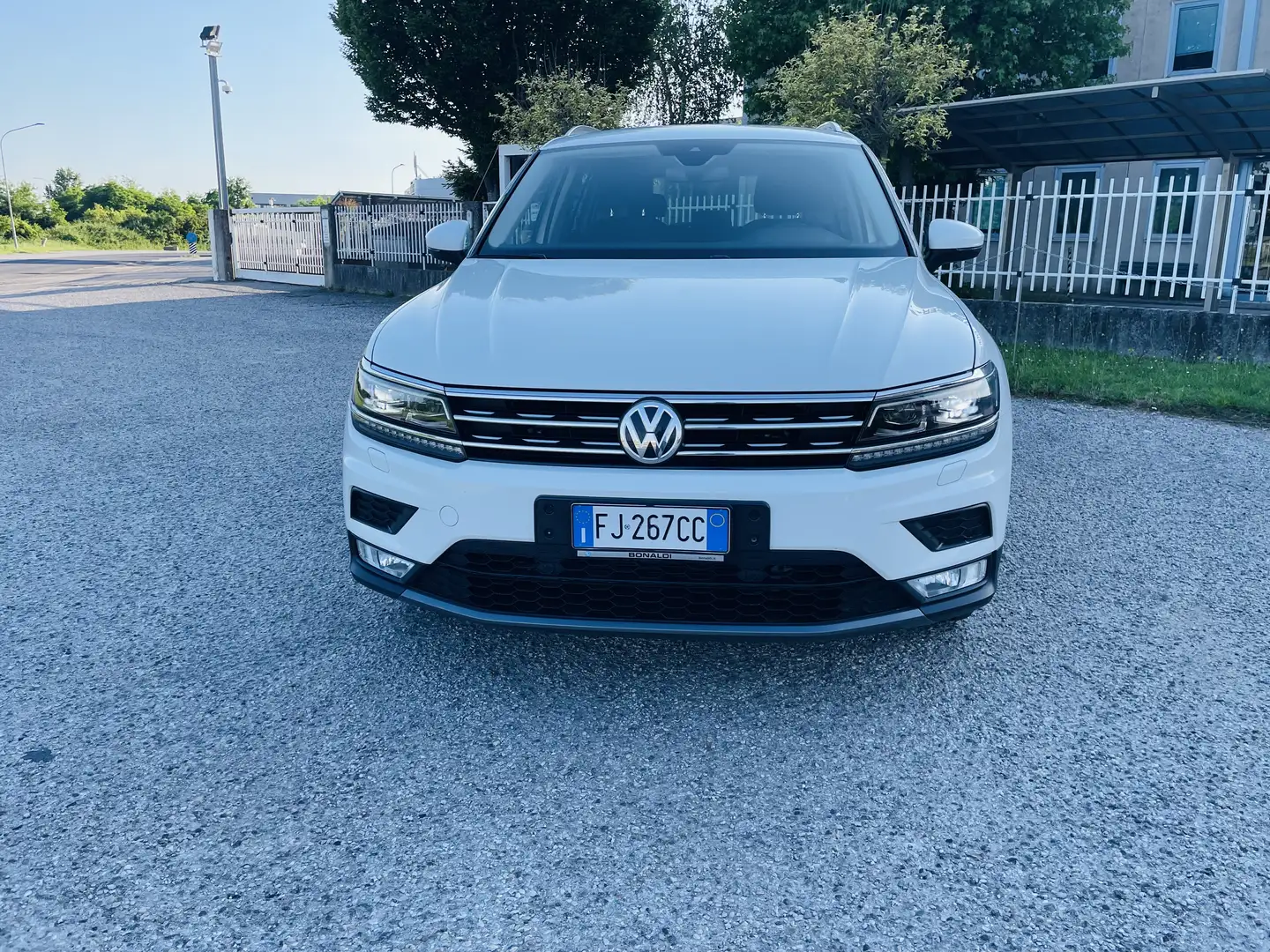 Volkswagen Tiguan 2.0 tdi Executive 150cv dsg. UNICO PROP EURO 6B - 2